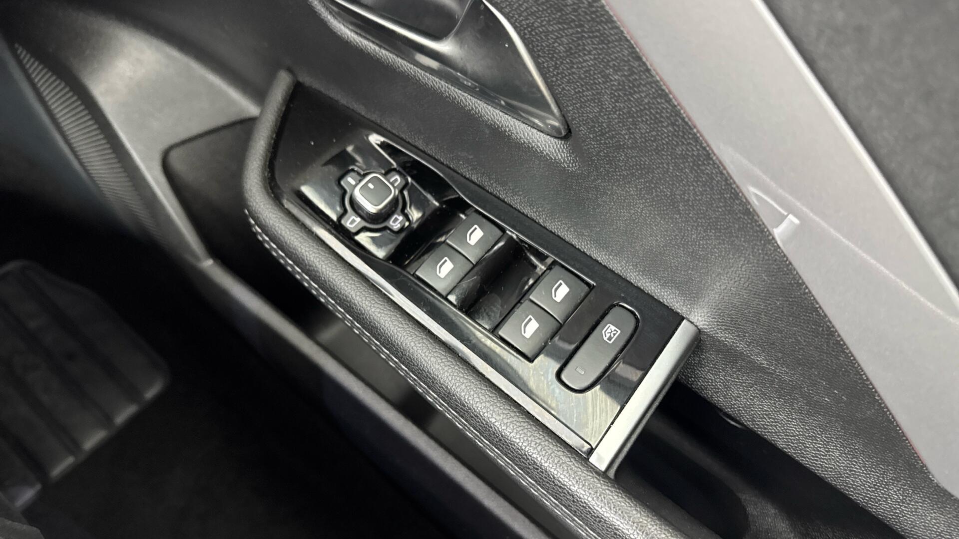Vauxhall Astra view 43