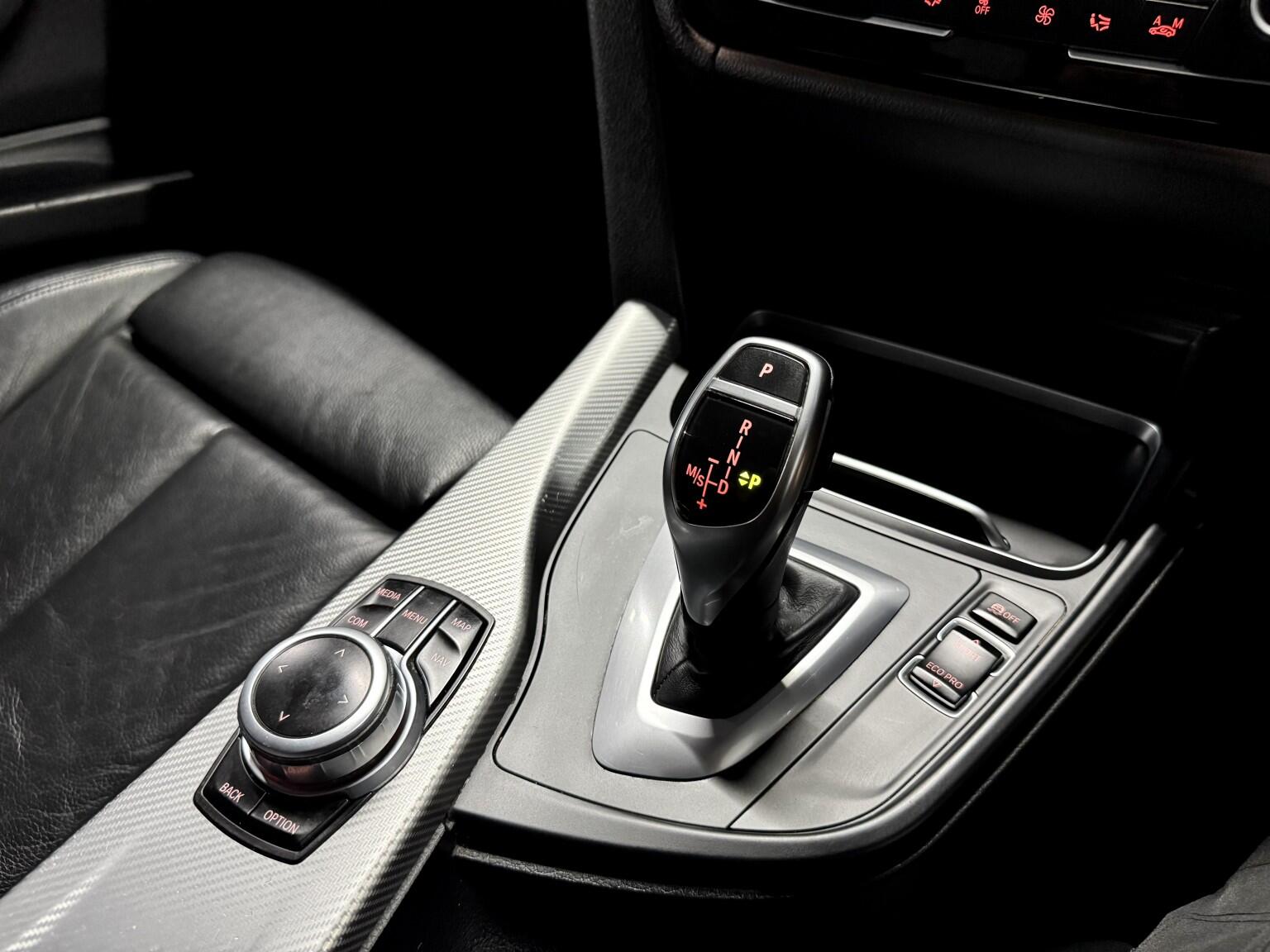 BMW 3 Series view 18