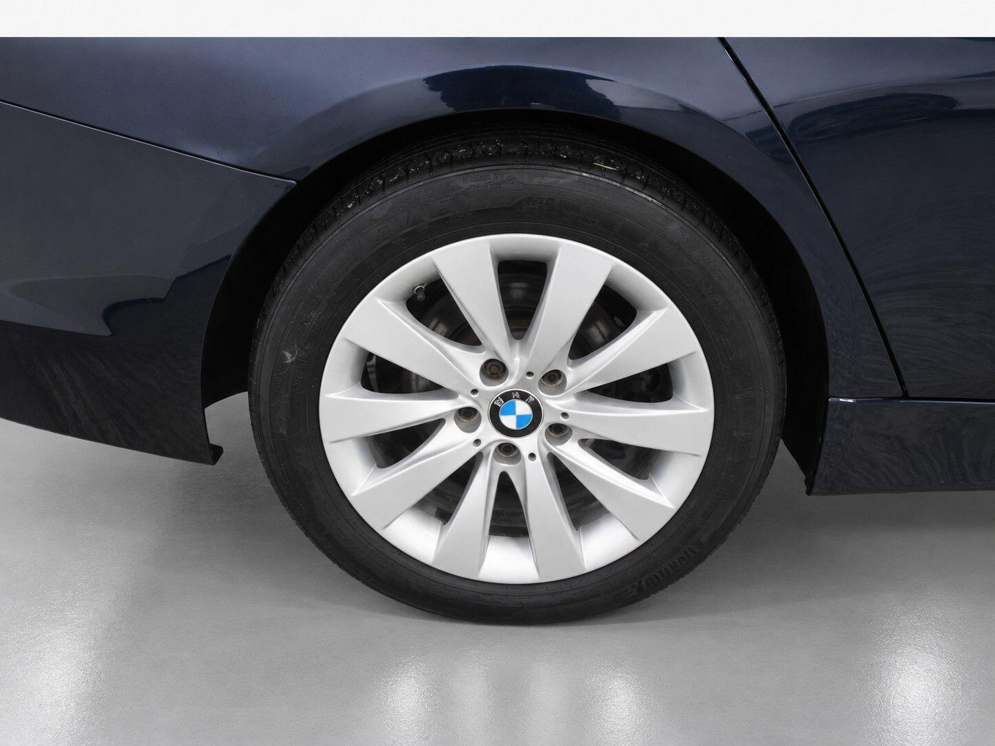BMW 3 Series view 57