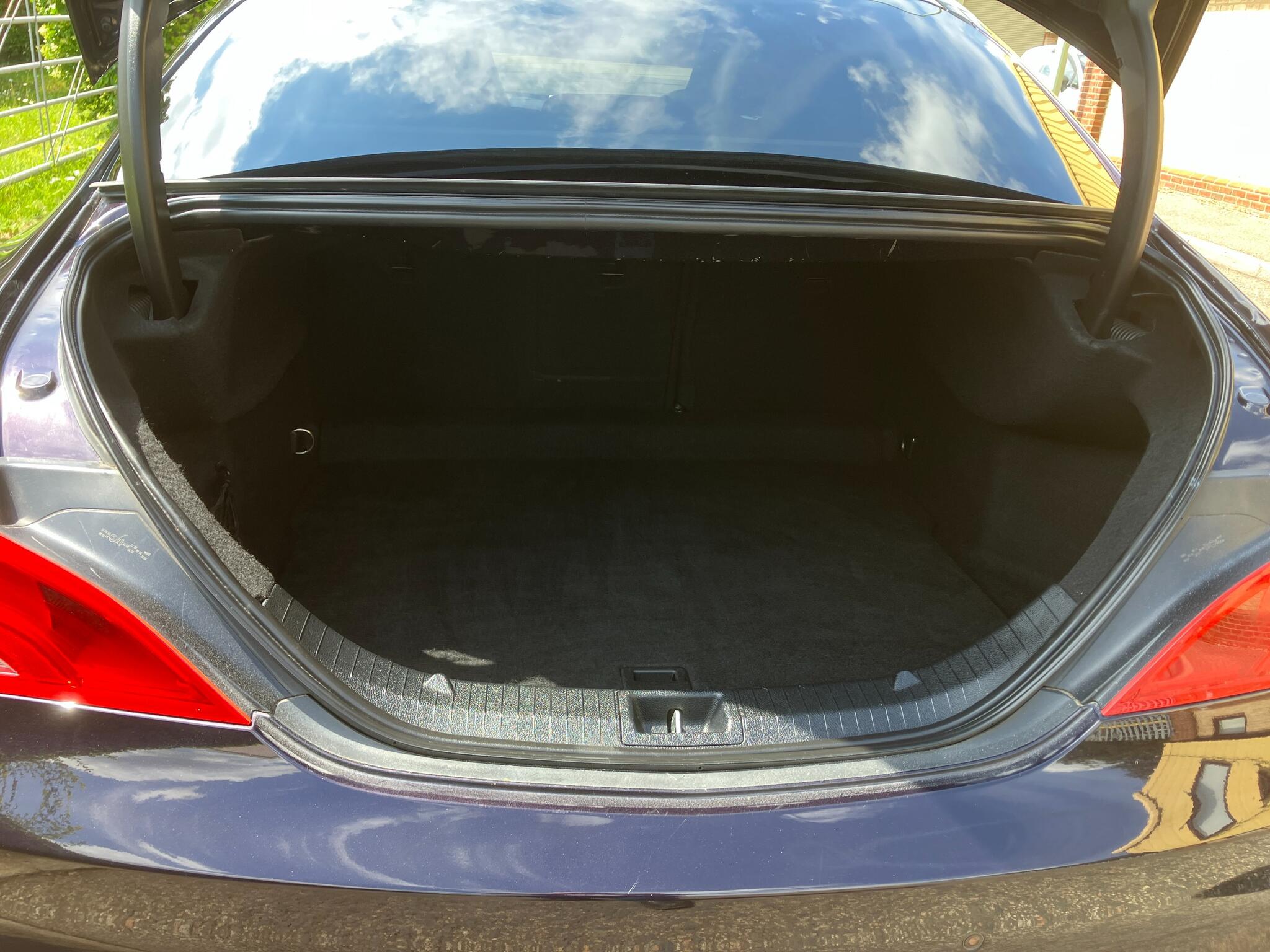 Mercedes-Benz Cla view 12