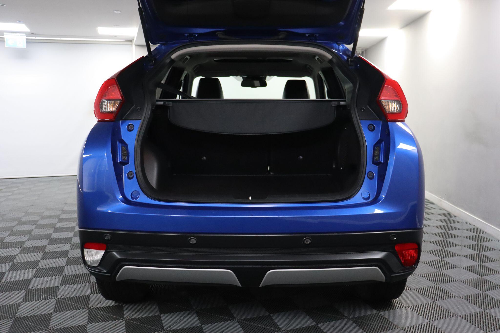 Mitsubishi Eclipse Cross view 22