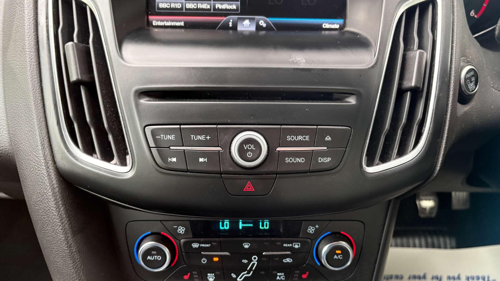 Ford Focus view 34