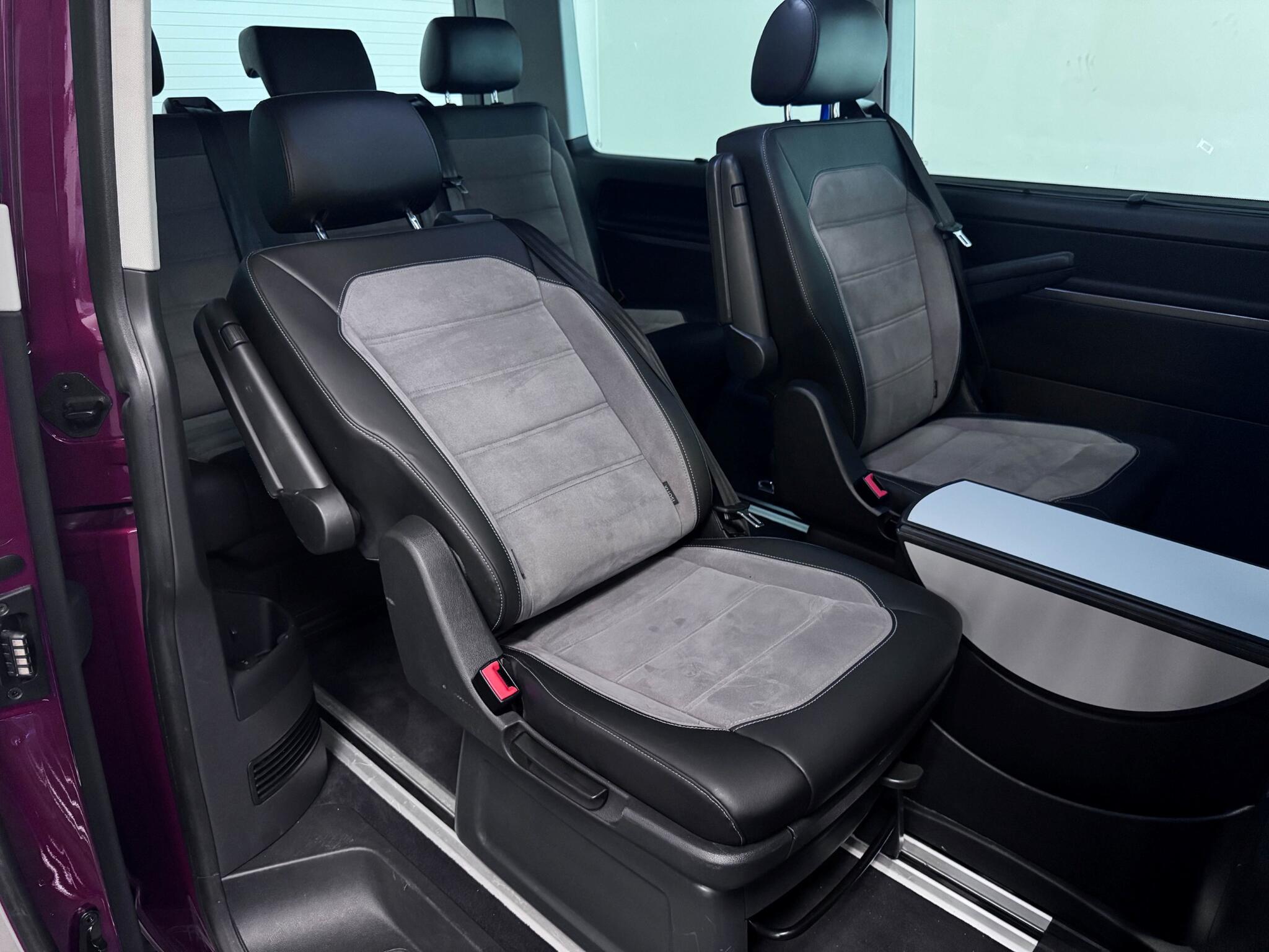 Volkswagen Caravelle view 31