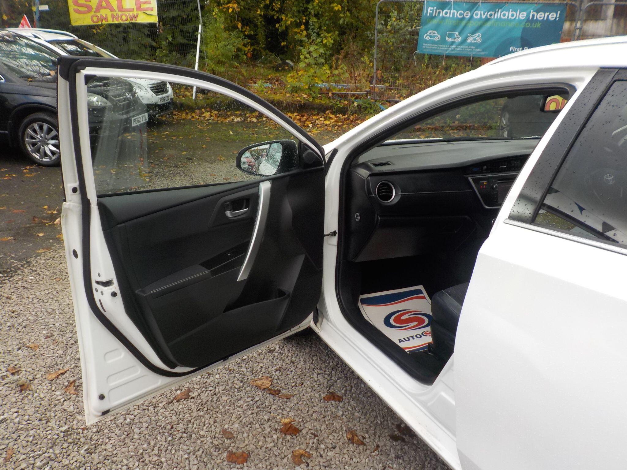 Toyota Auris 1.6 V-Matic Excel Touring Sports Euro 5 5dr