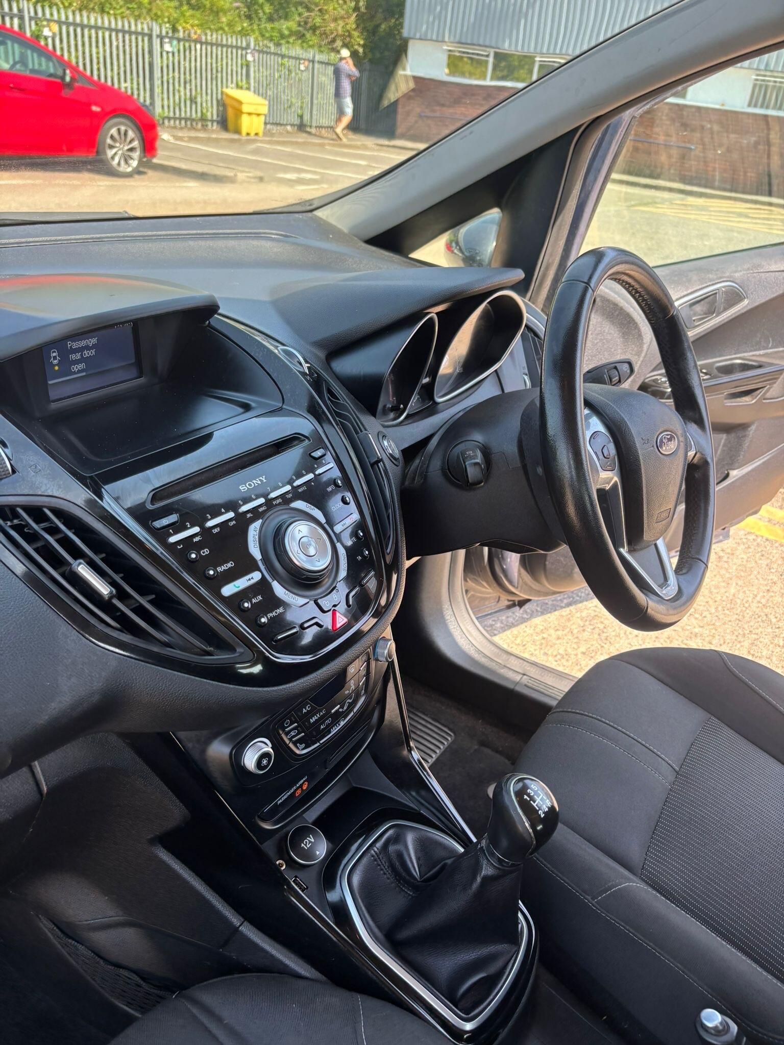 Ford B-Max view 27
