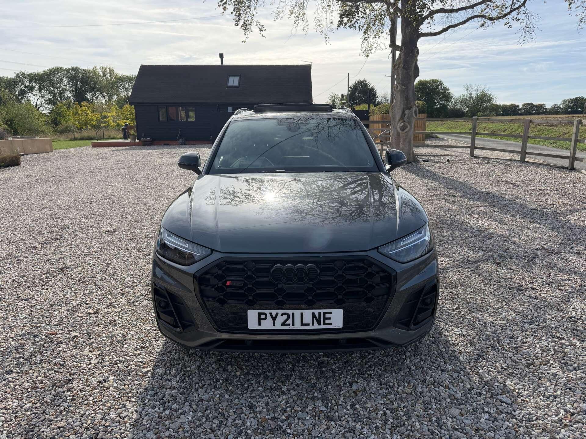 Audi SQ5 view 8
