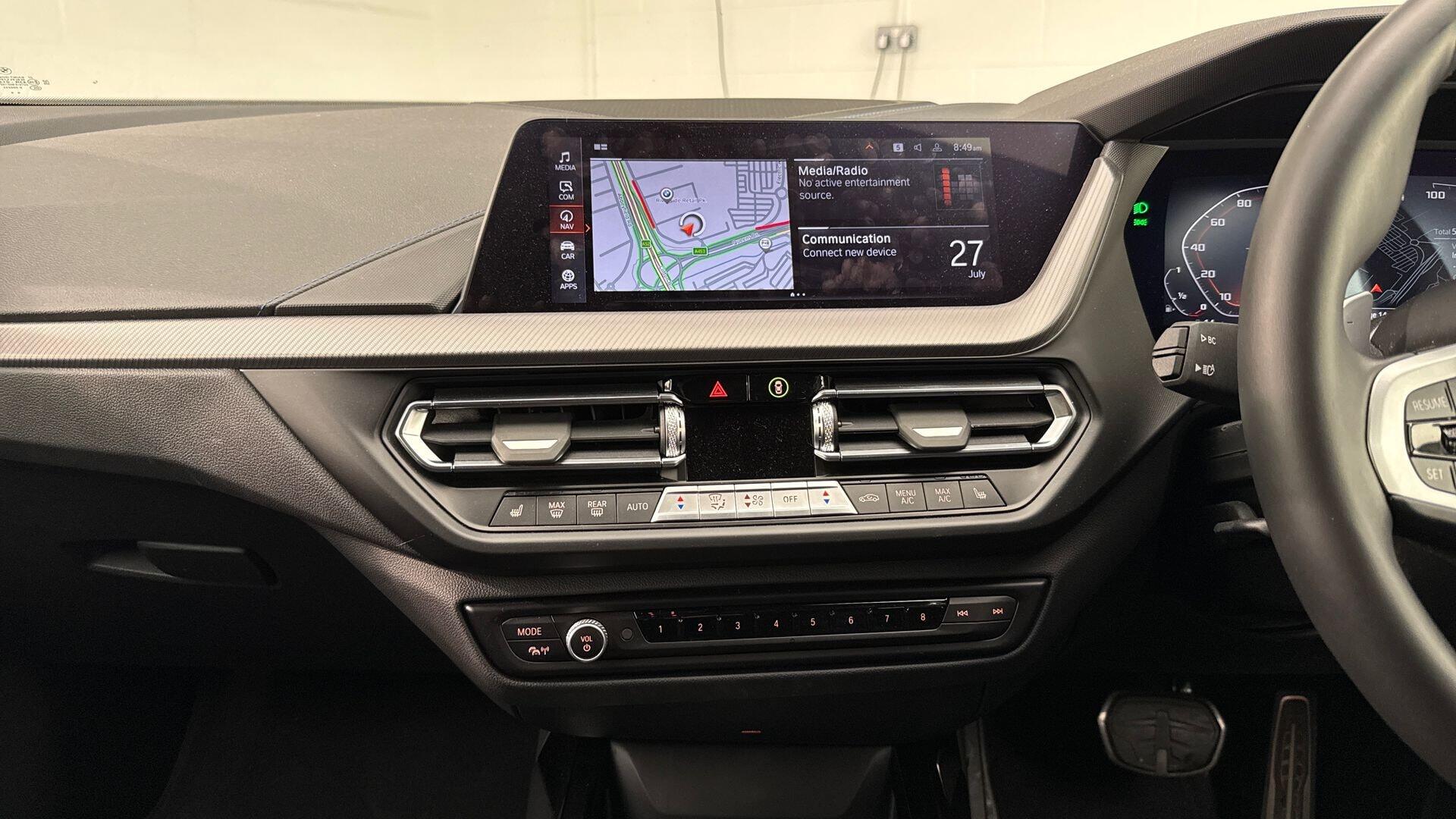 BMW 1 Series view 8