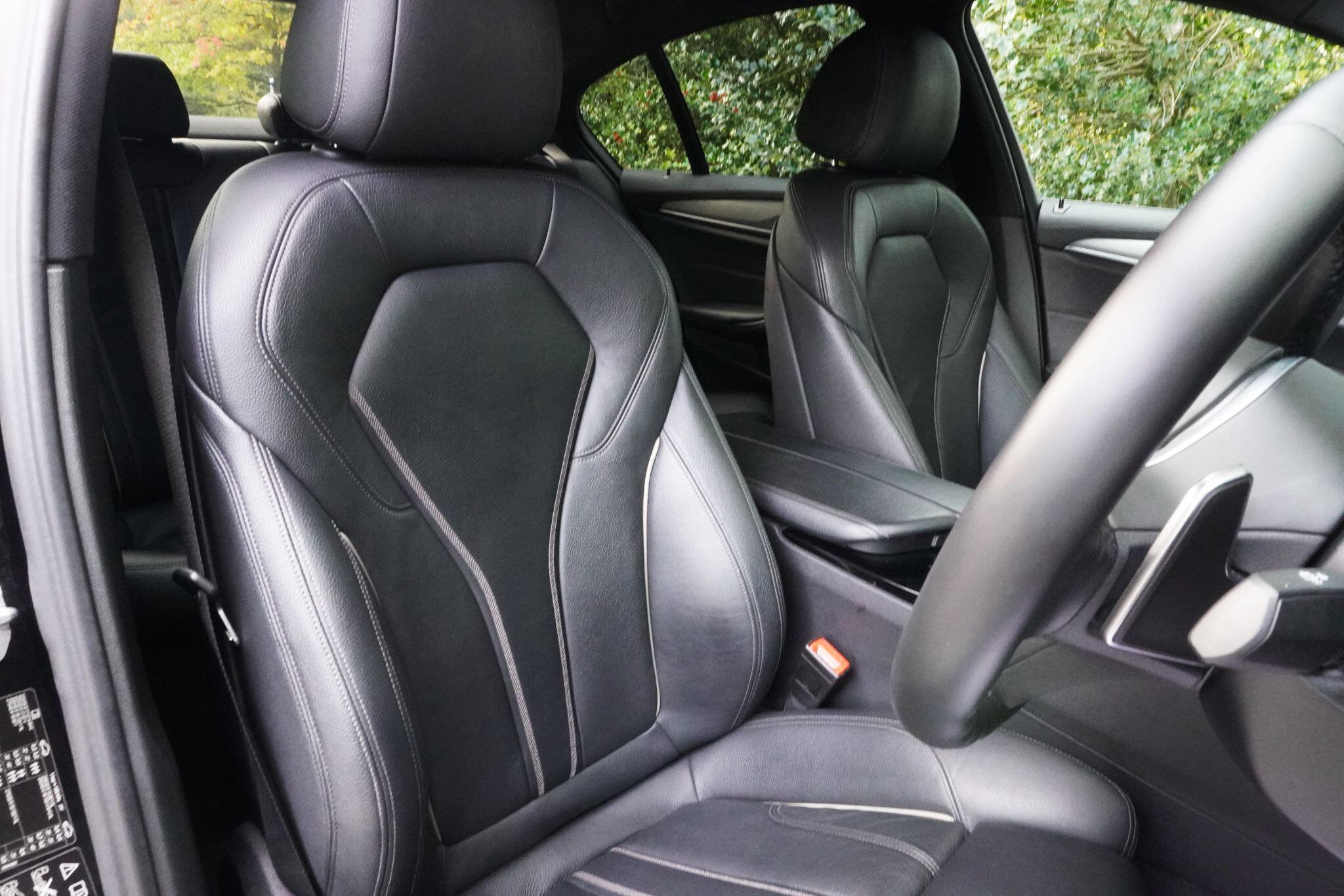 BMW 5 Series view 22