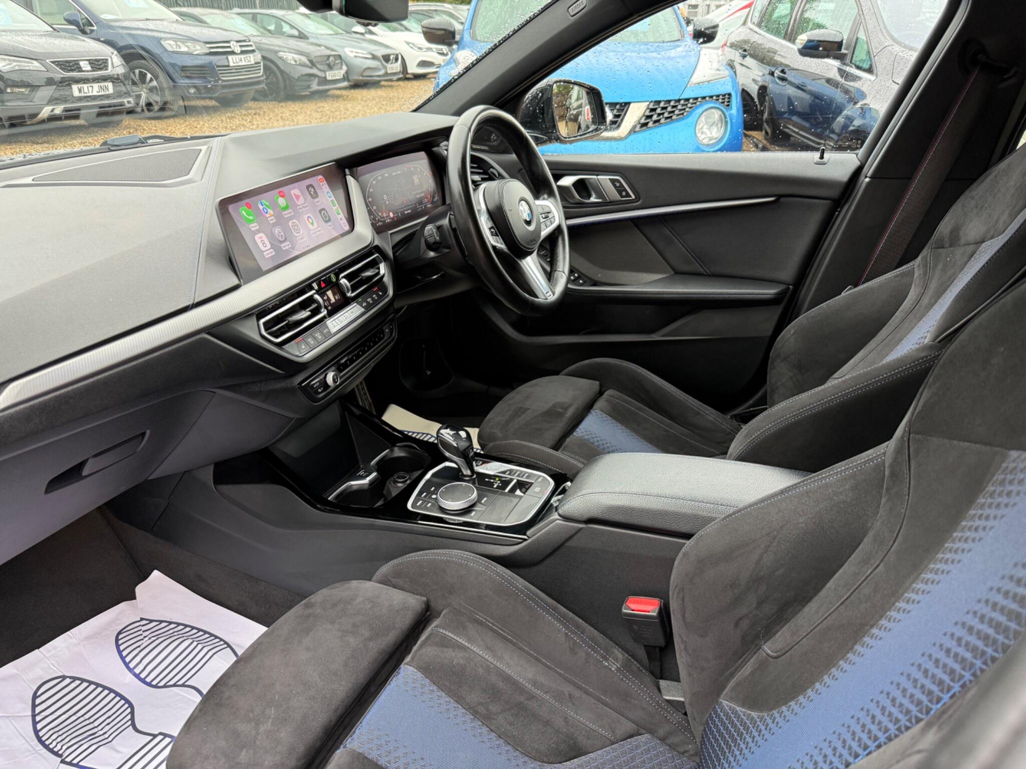 BMW 1 Series view 13