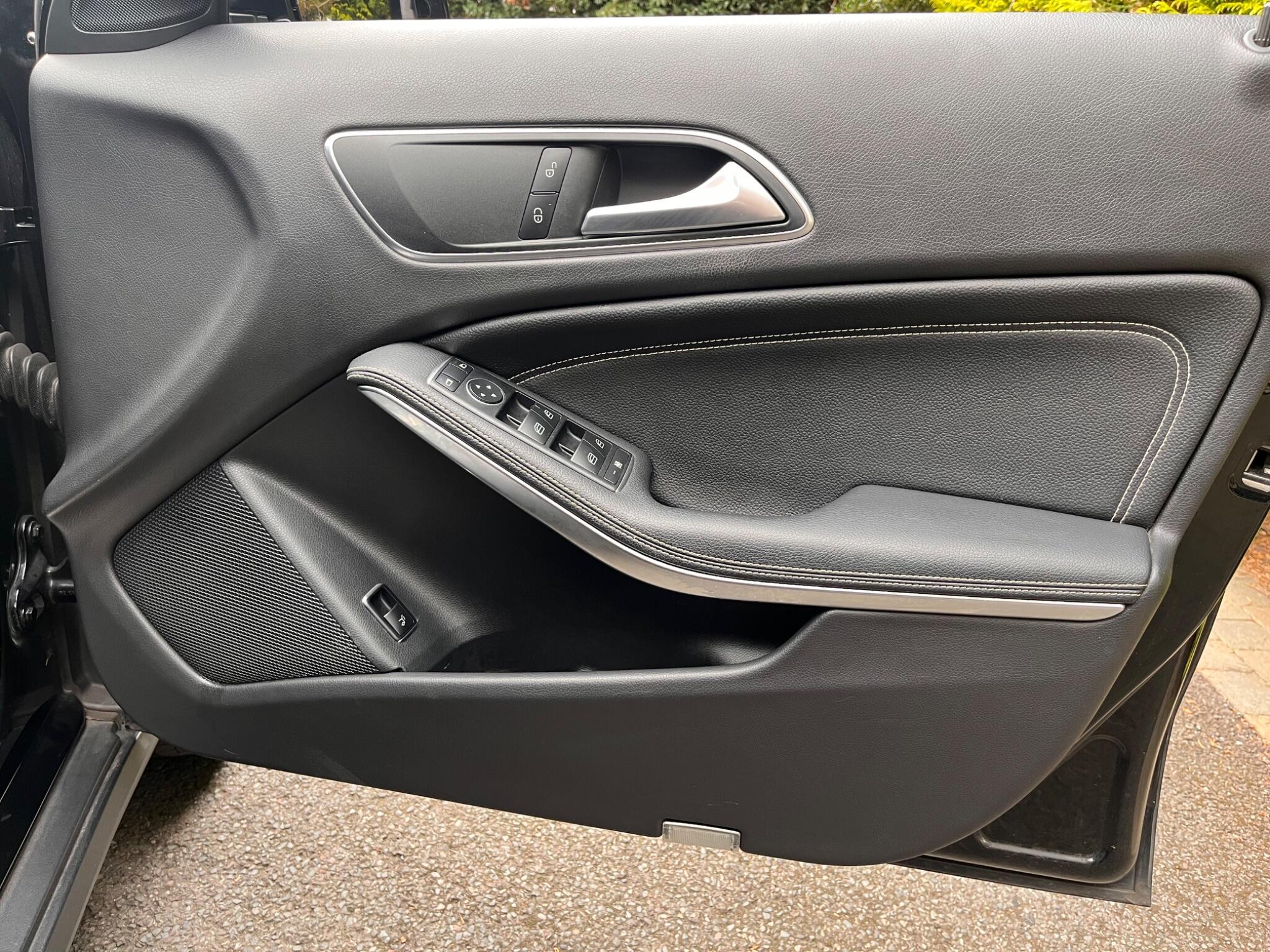 Mercedes-Benz Gla view 39