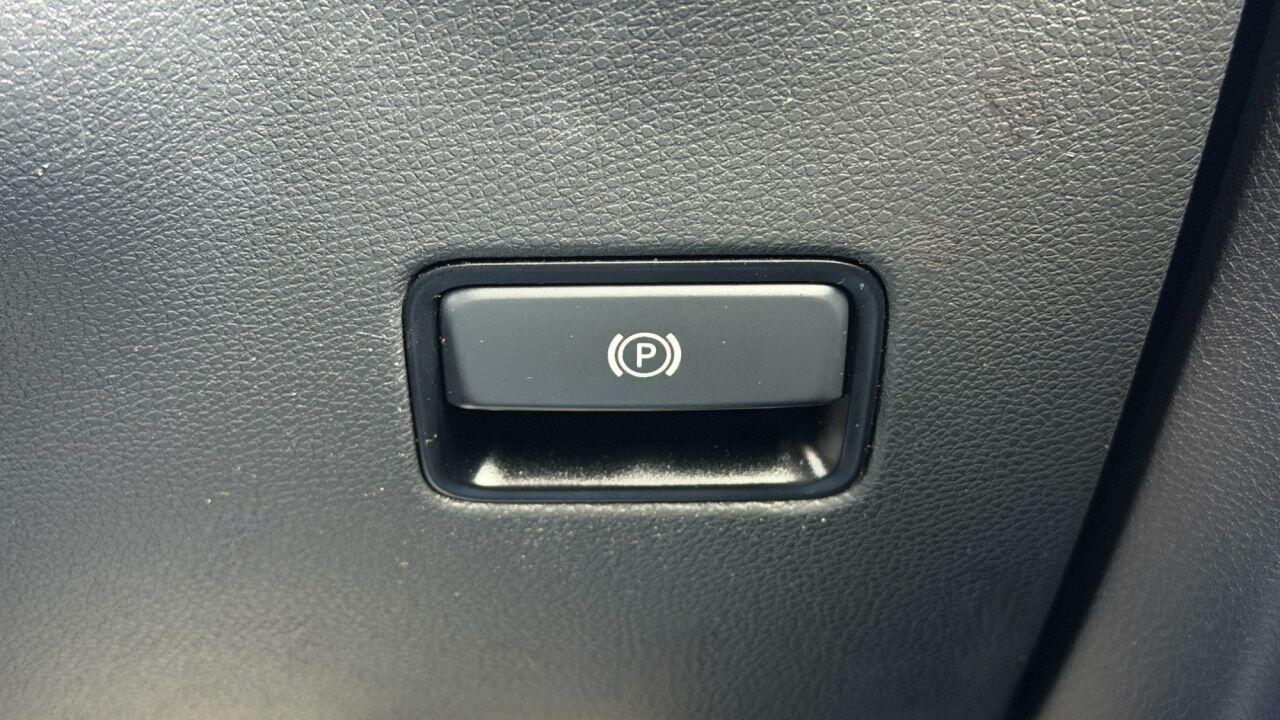 Mercedes-Benz B-Class view 32
