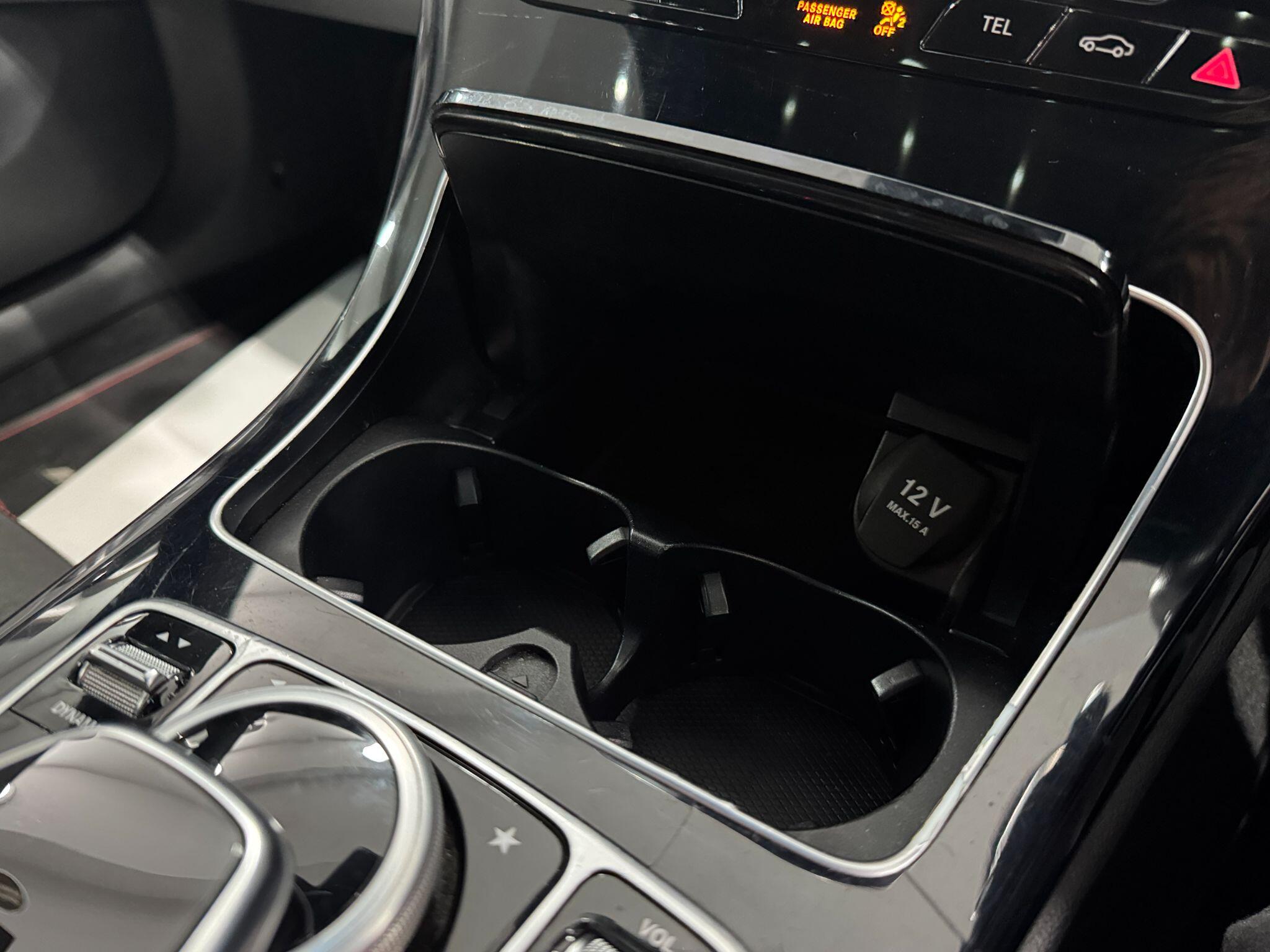 Mercedes-Benz C-Class view 33