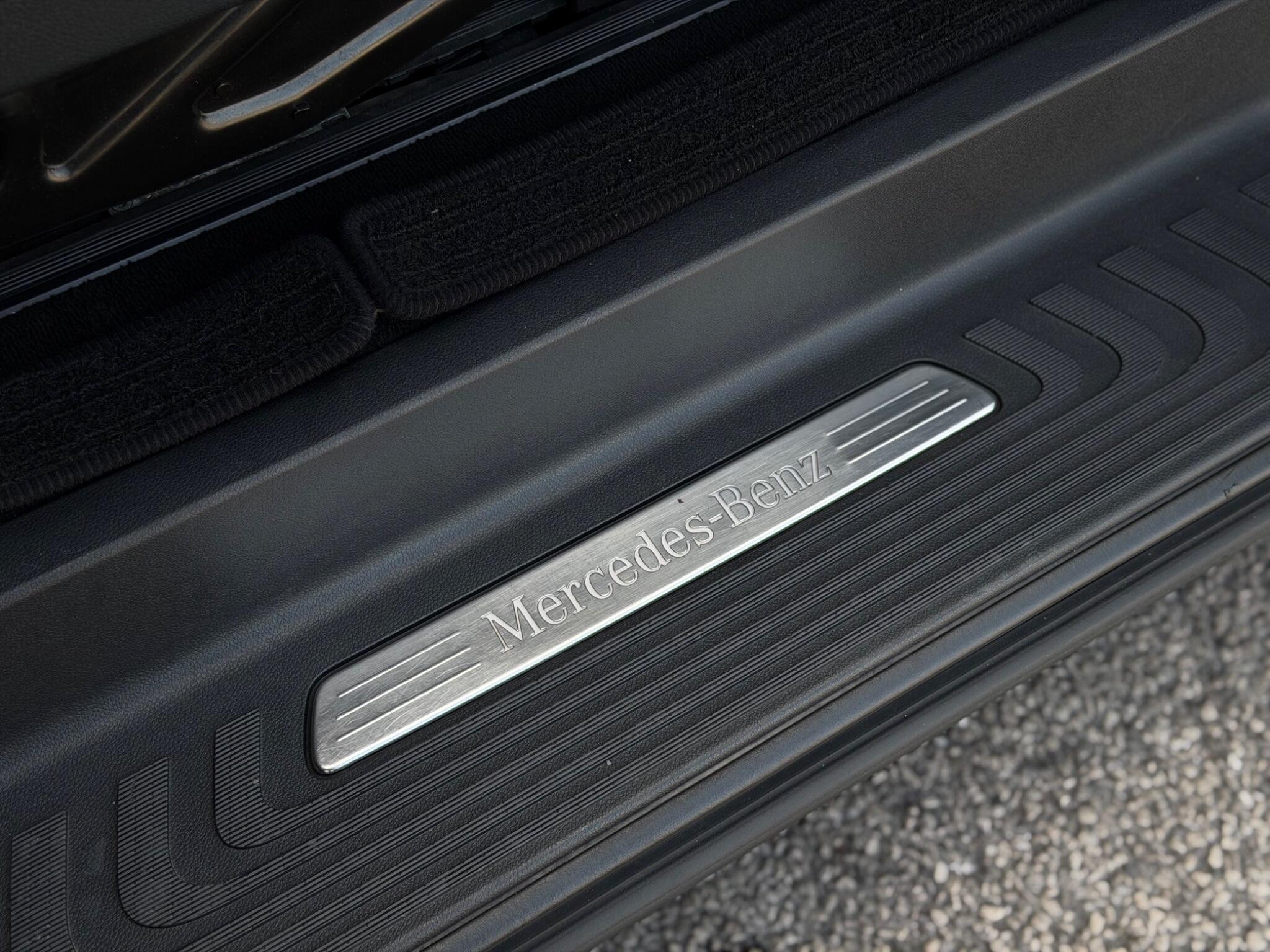 Mercedes-Benz V-Class view 51