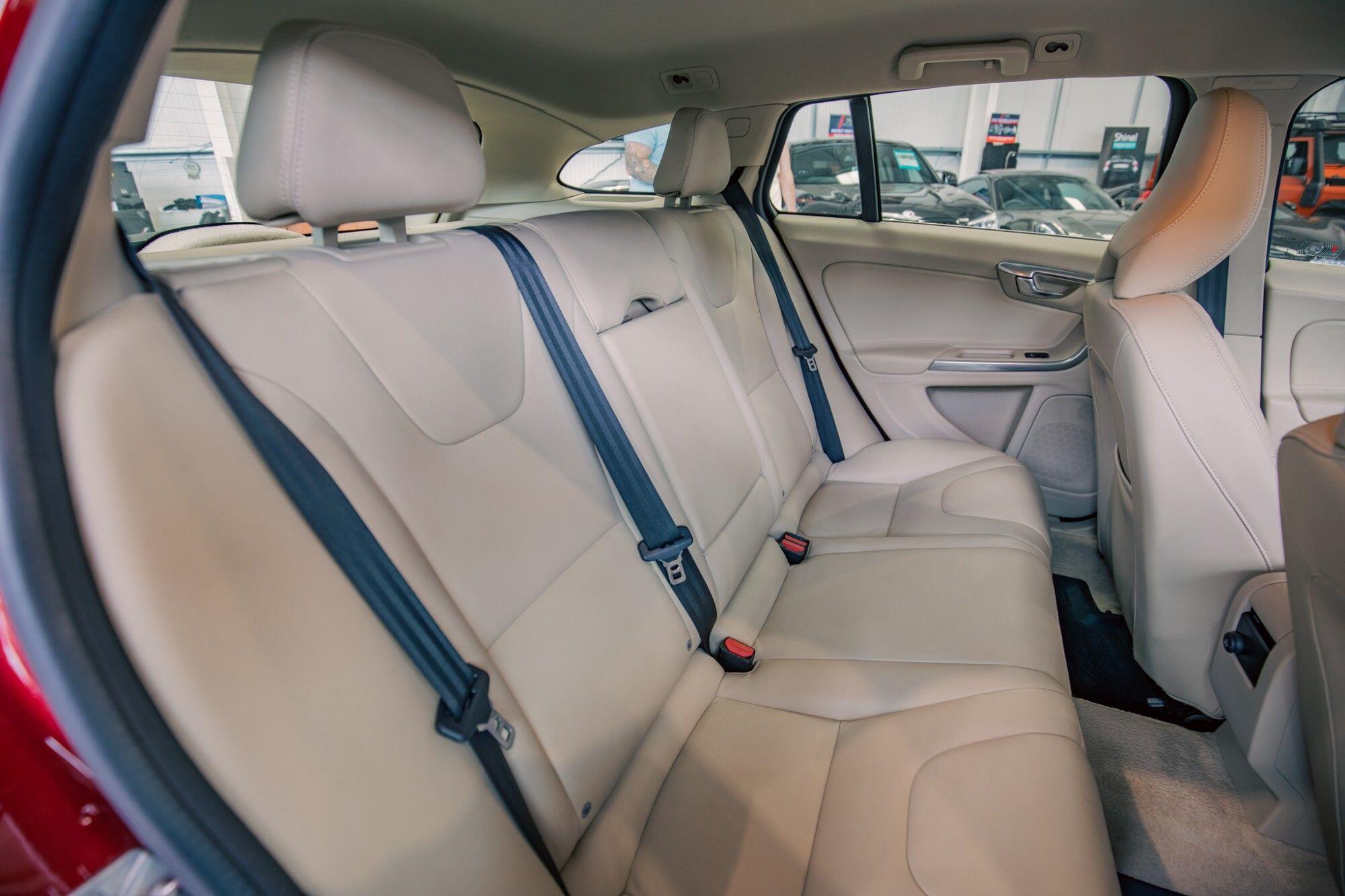 Volvo V60 view 10