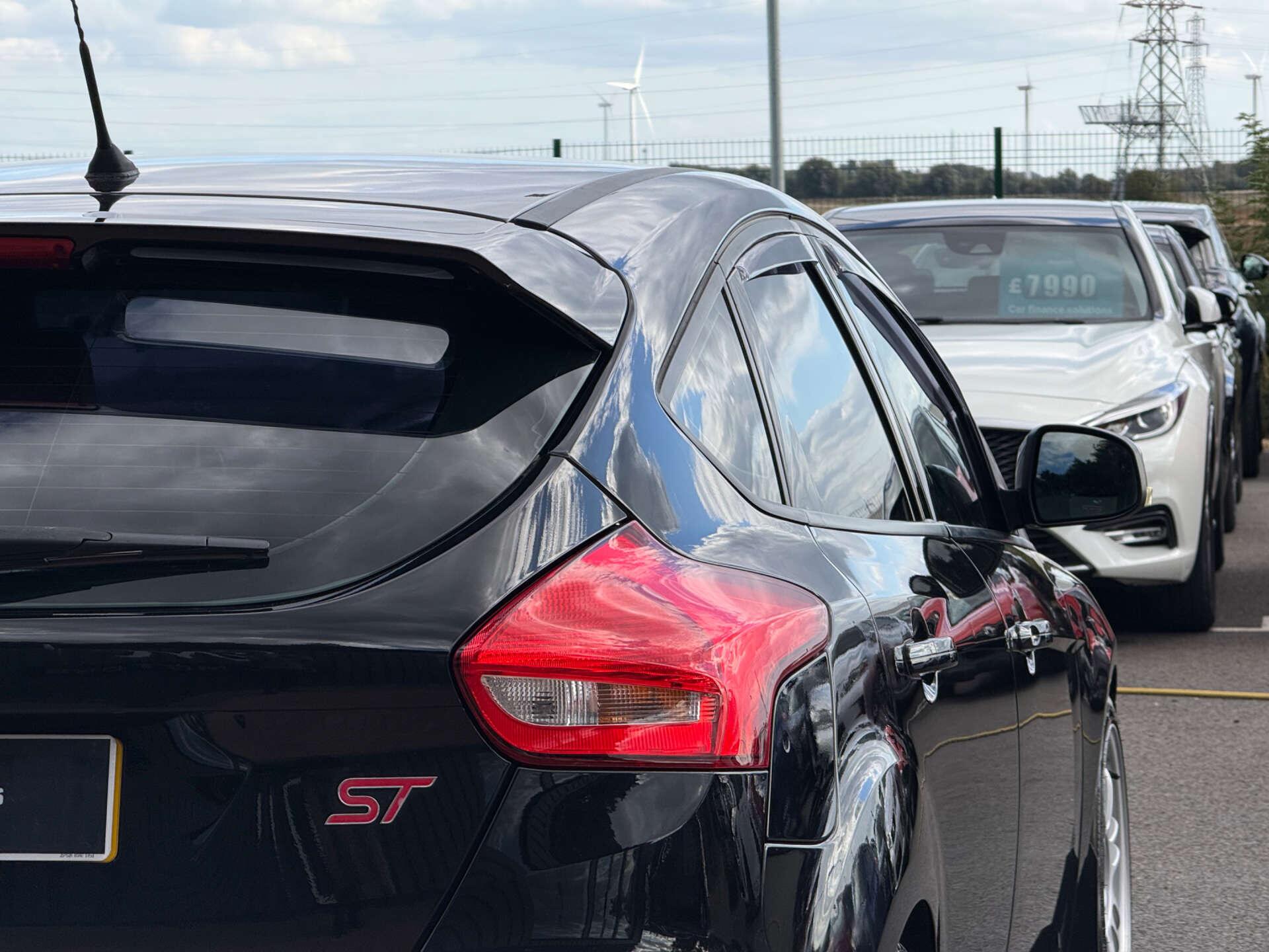 Ford Focus view 21