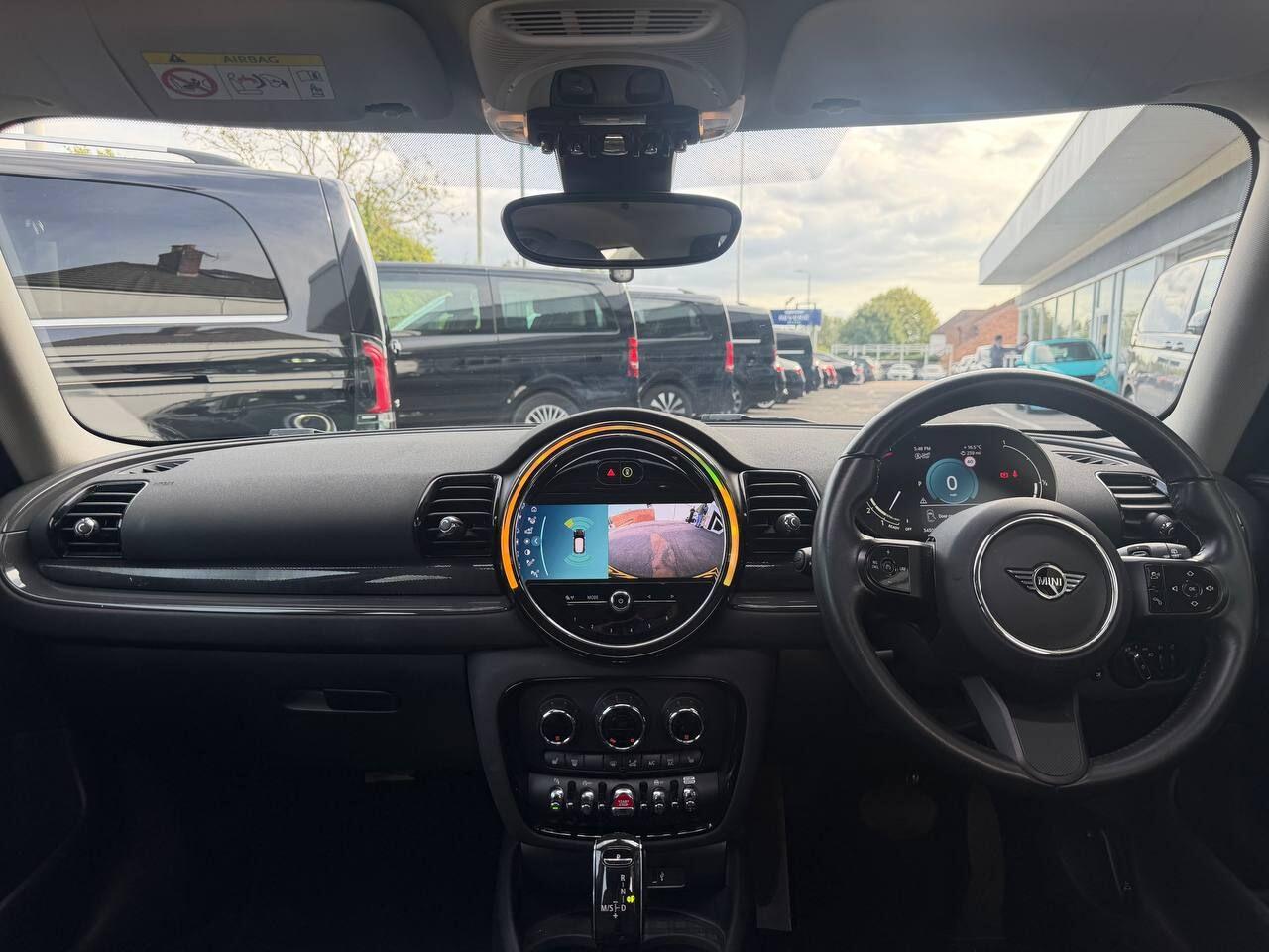 MINI Clubman view 22