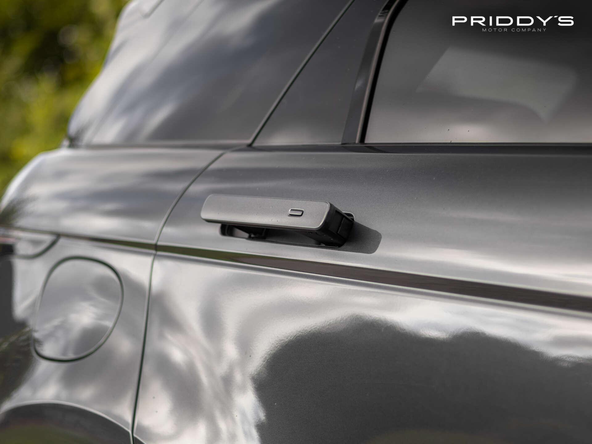 Land Rover Range Rover Evoque view 17