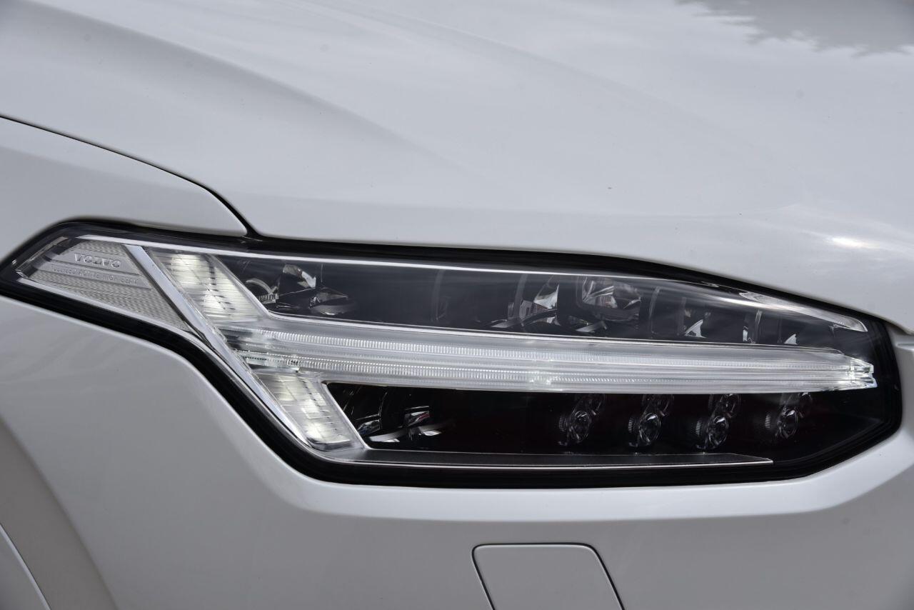 Volvo XC90 view 12