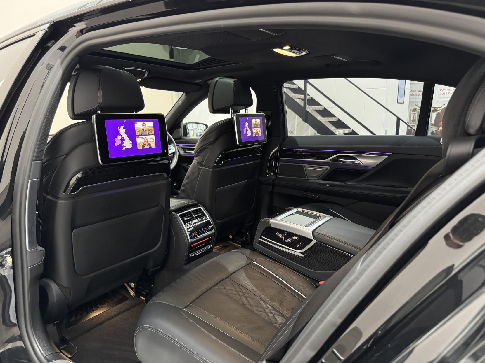 BMW 7 Series view 4