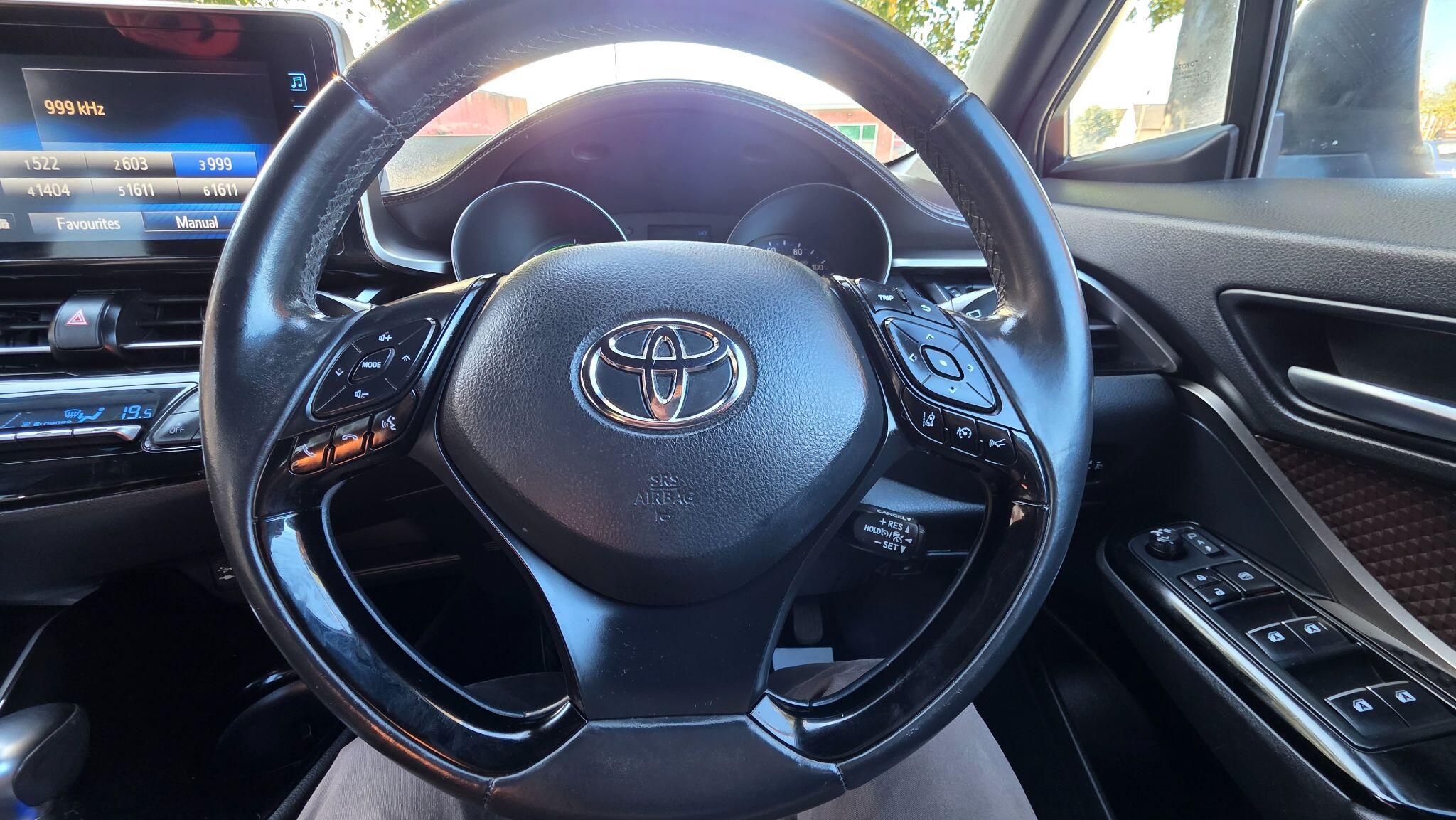 Toyota C-HR view 30