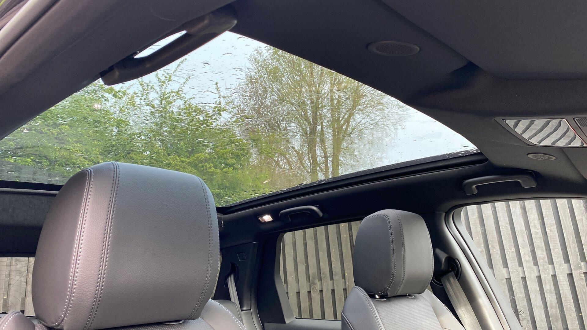Land Rover Discovery Sport view 22