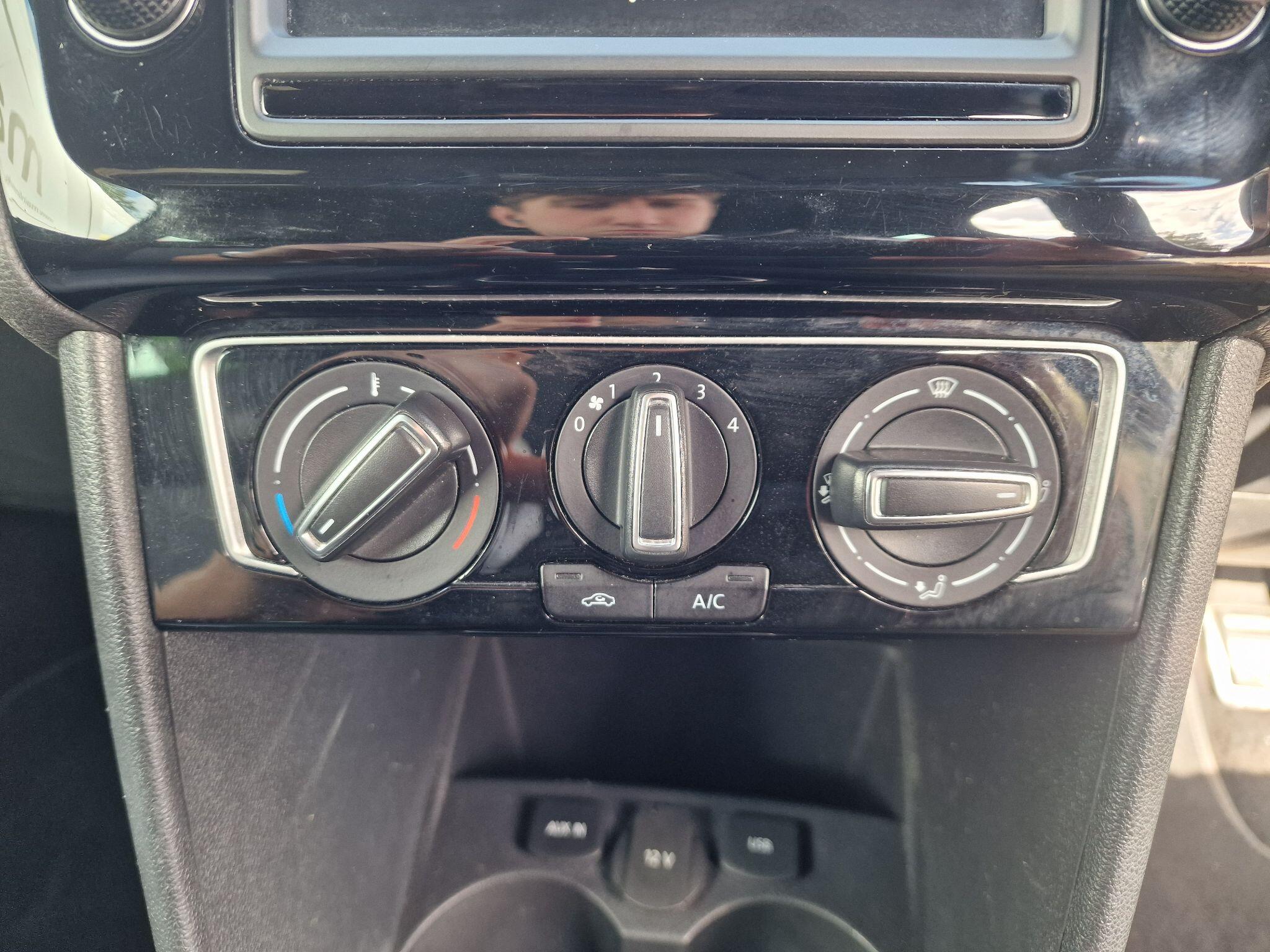 Volkswagen Polo view 41