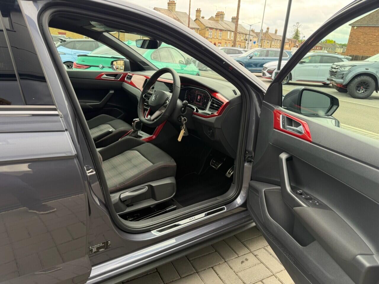 Volkswagen Polo view 16