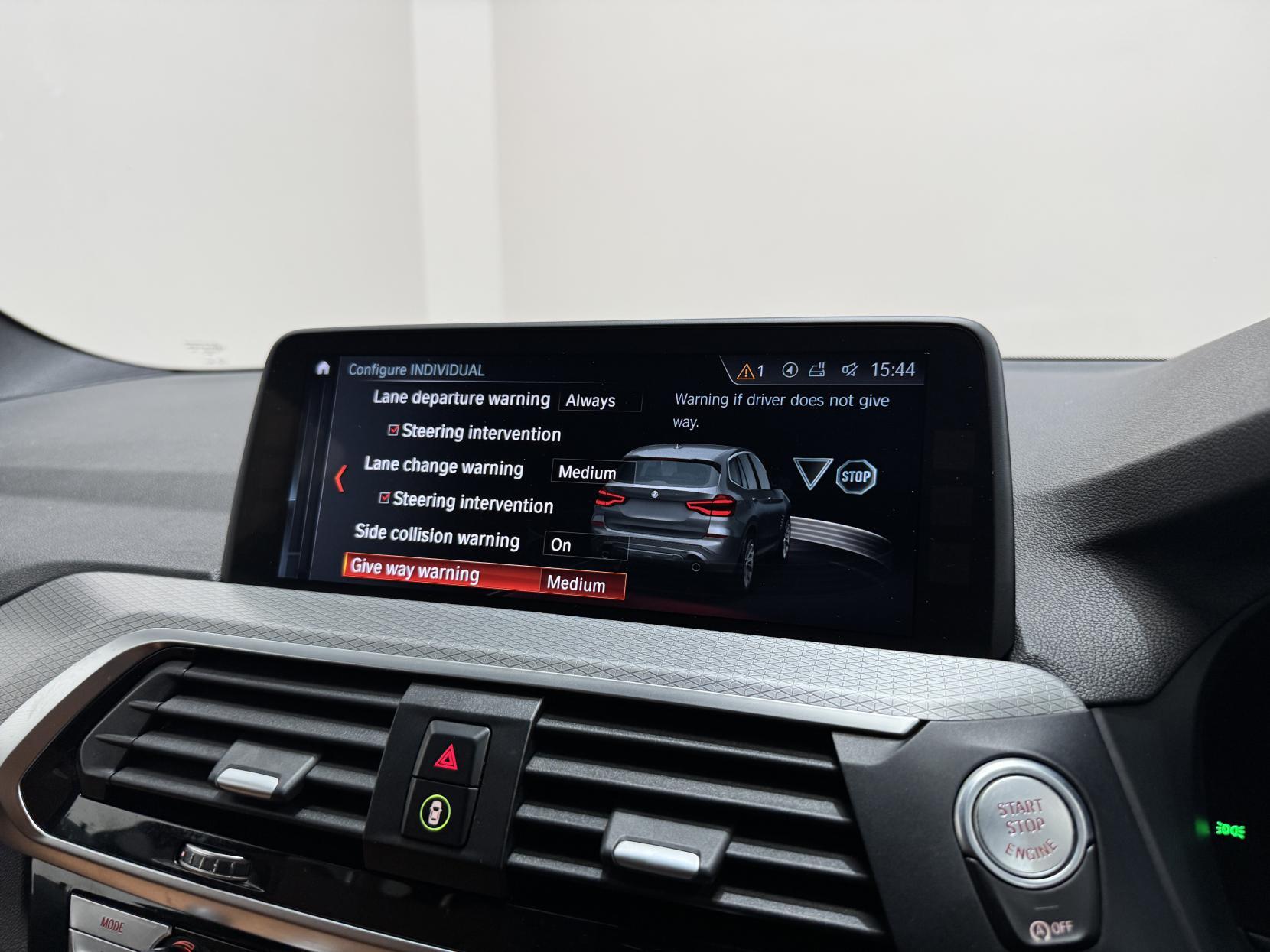 BMW X3 view 34