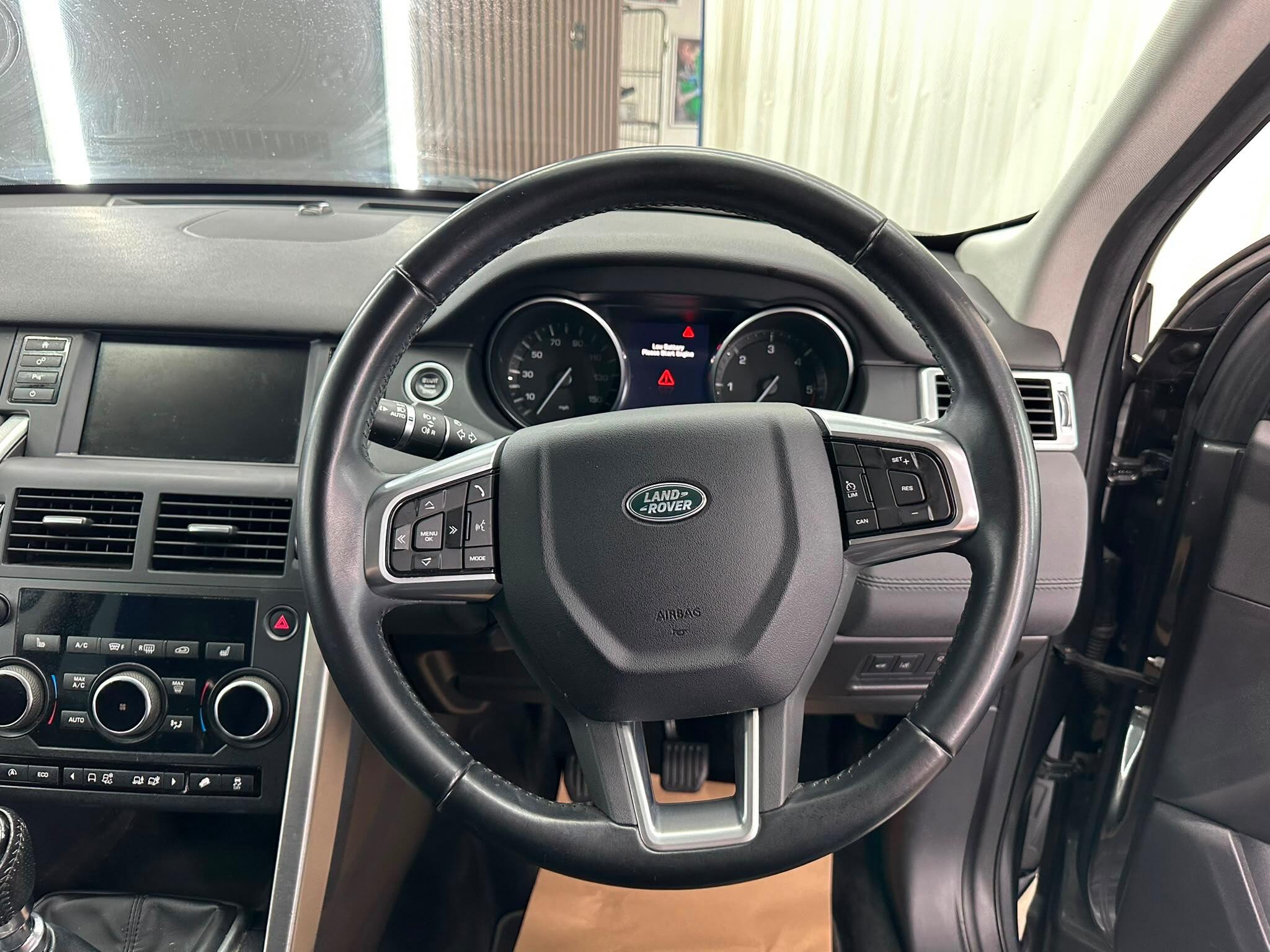 Land Rover Discovery Sport view 37