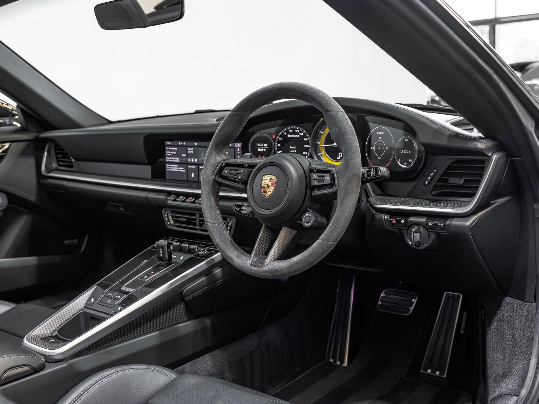 Porsche 911 view 15