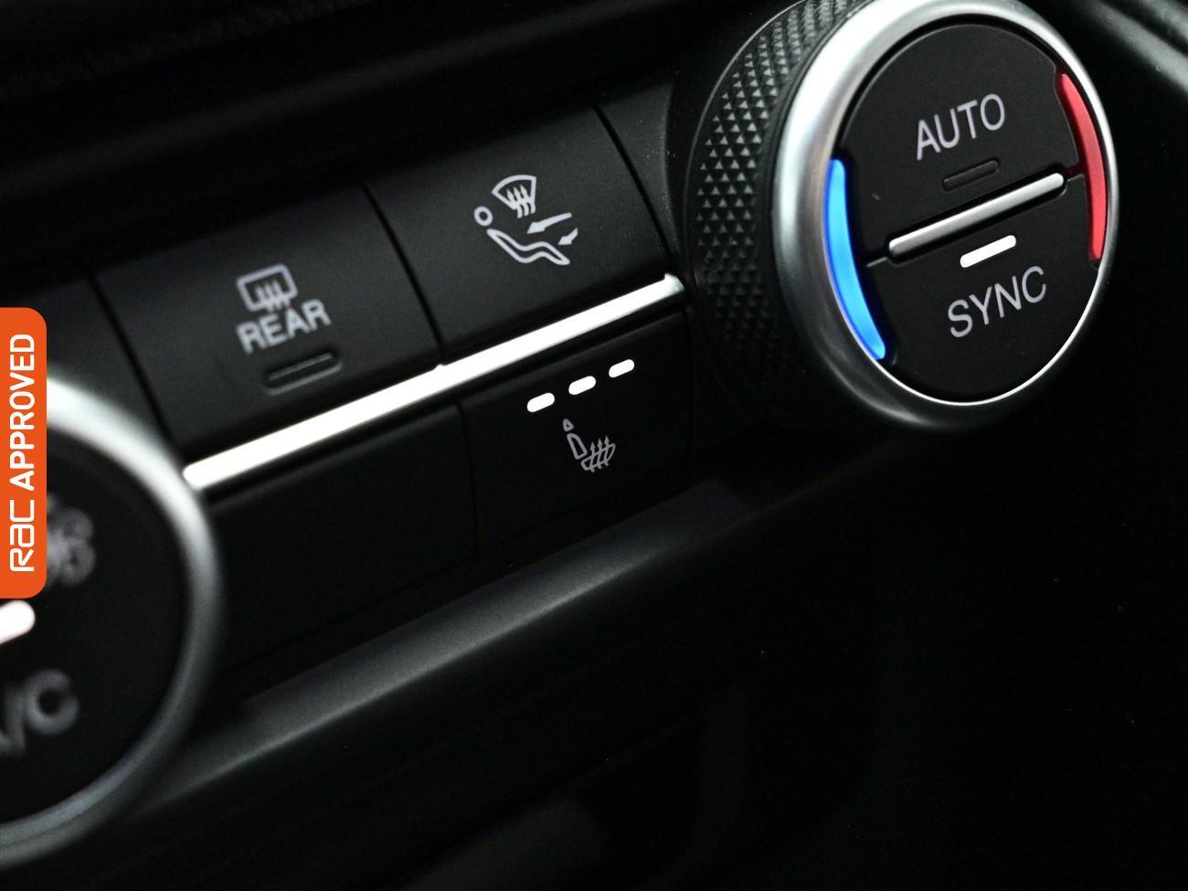 Alfa Romeo Giulia view 18