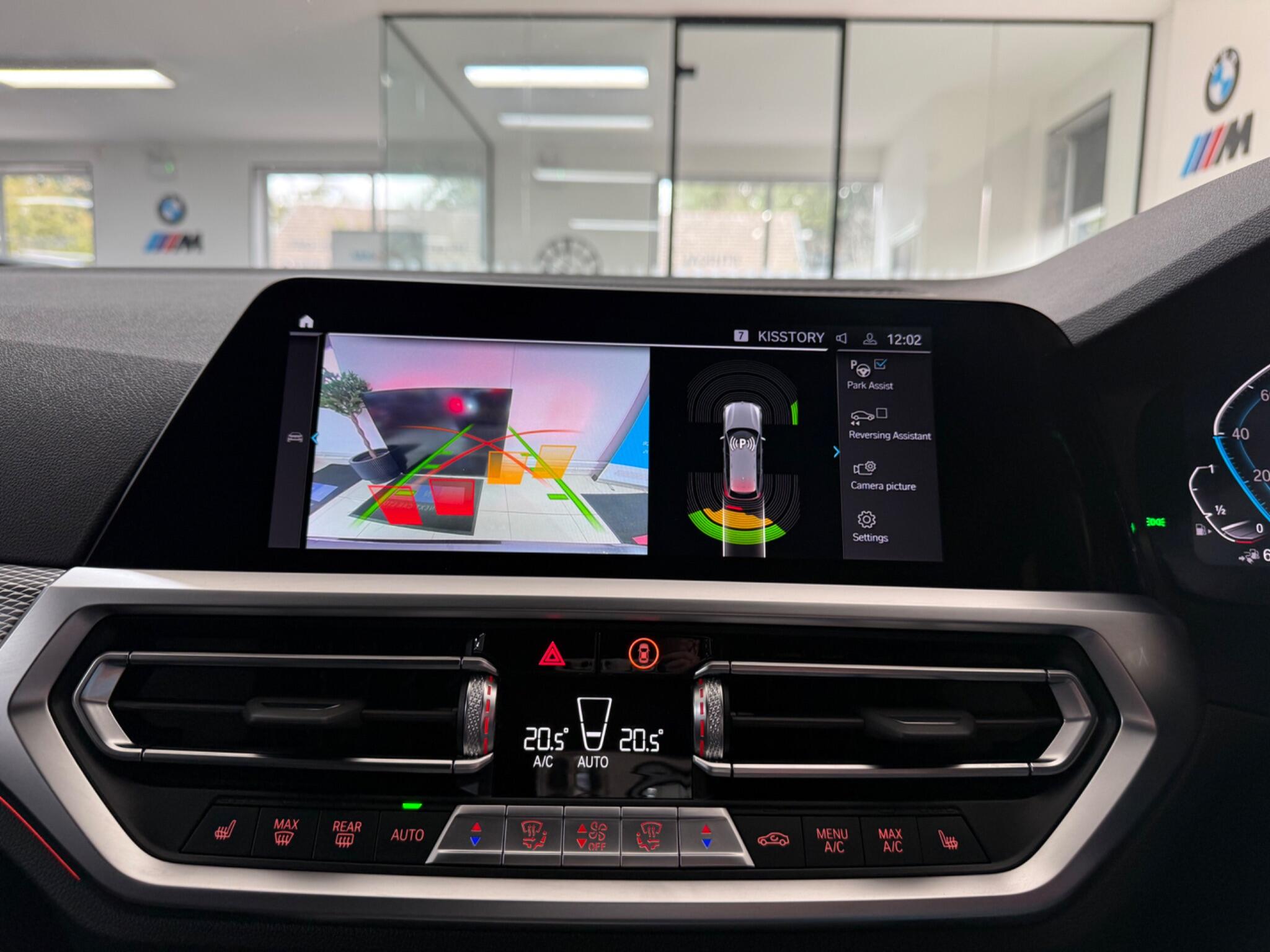BMW 3 Series view 8