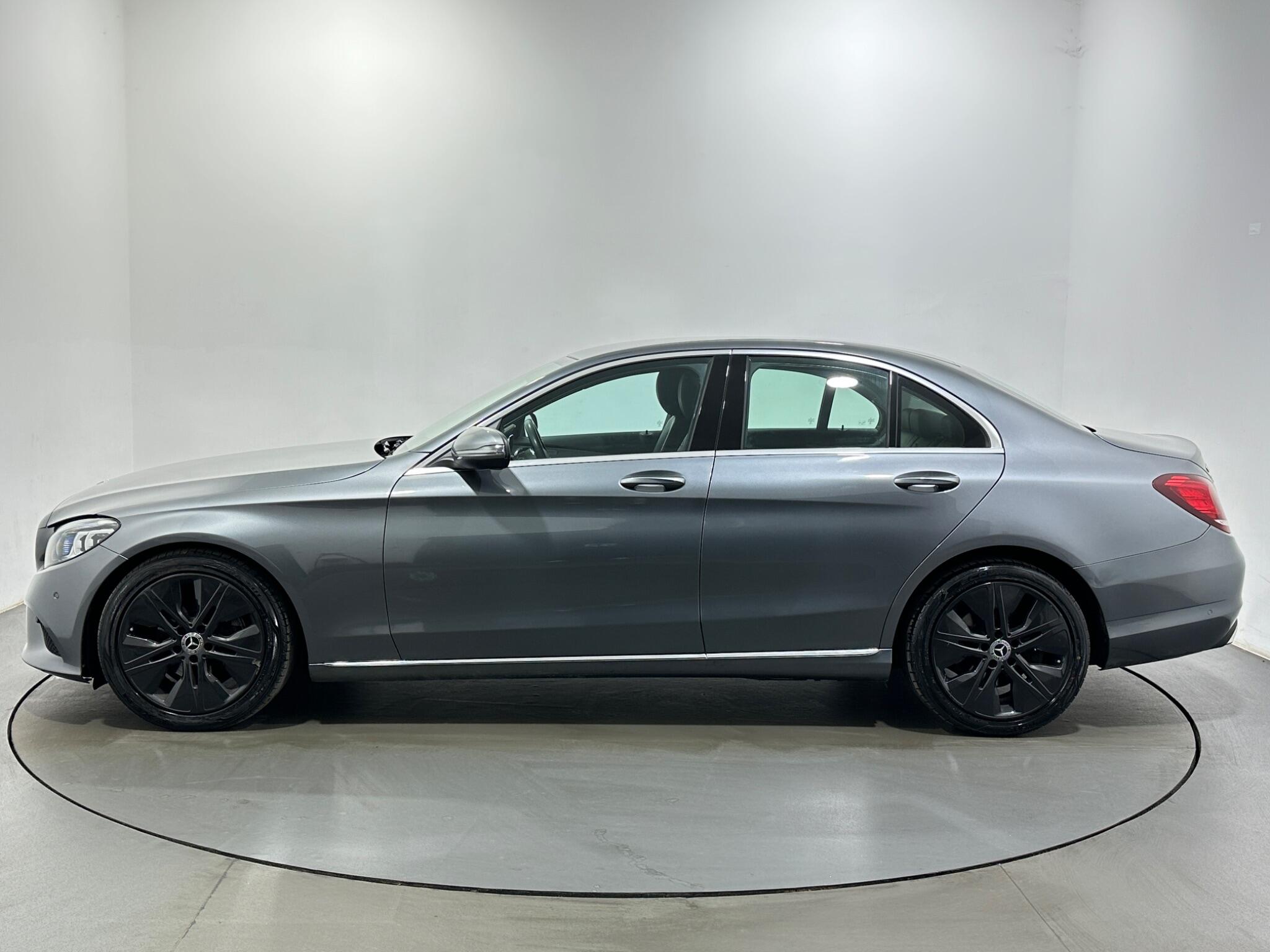 Mercedes-Benz C-Class view 5