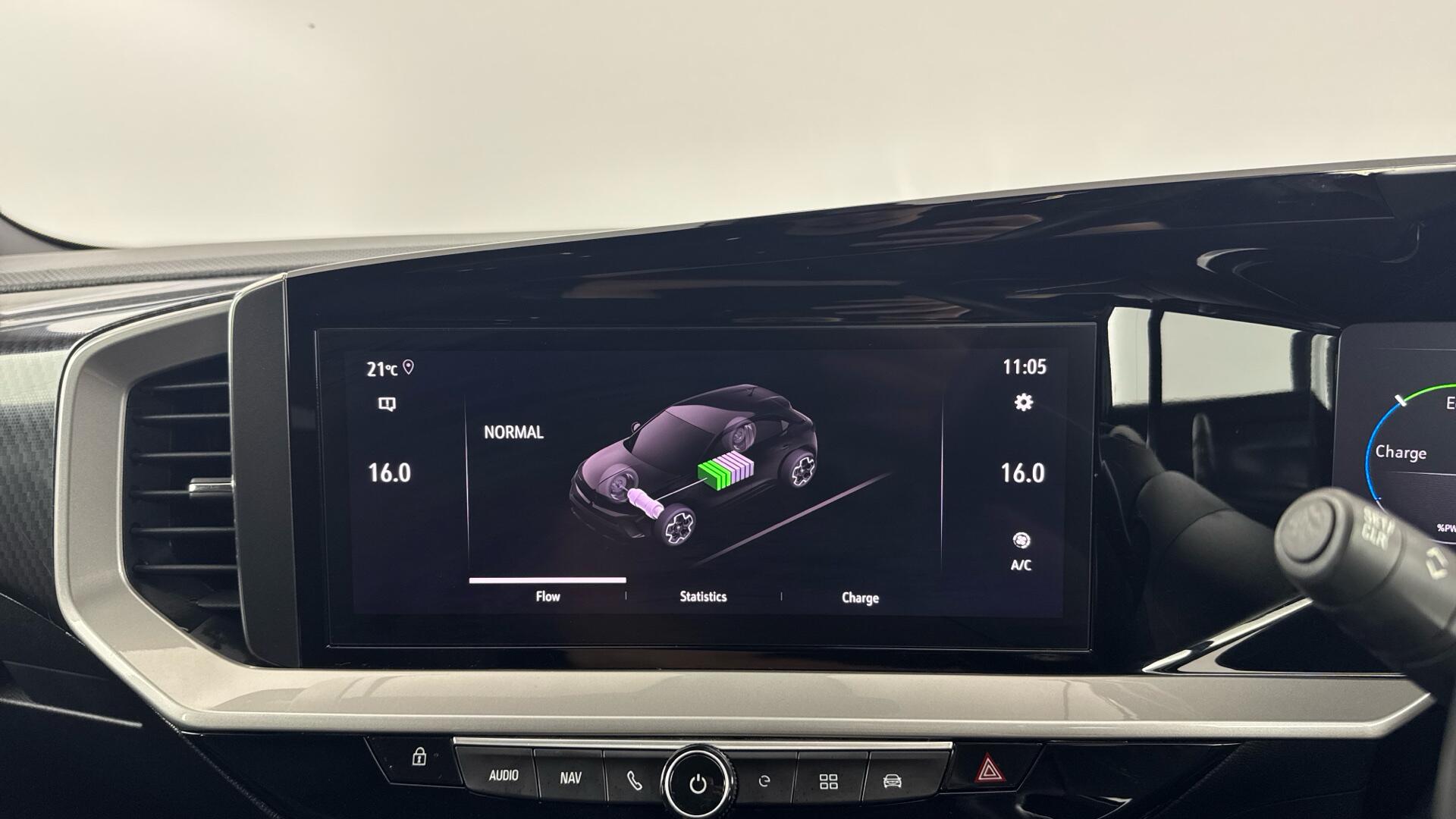 Vauxhall Mokka Electric view 30