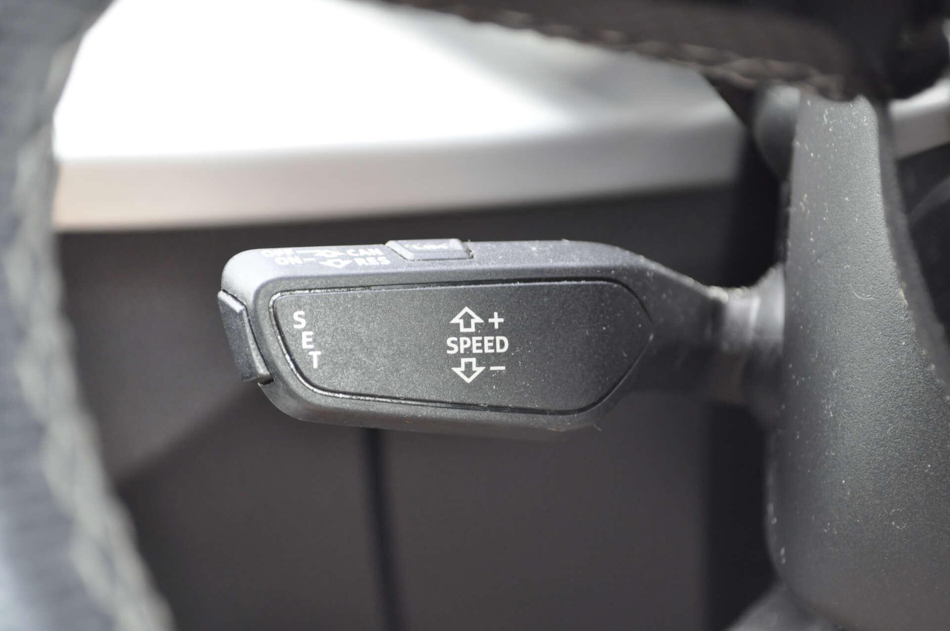 Audi Q2 view 20