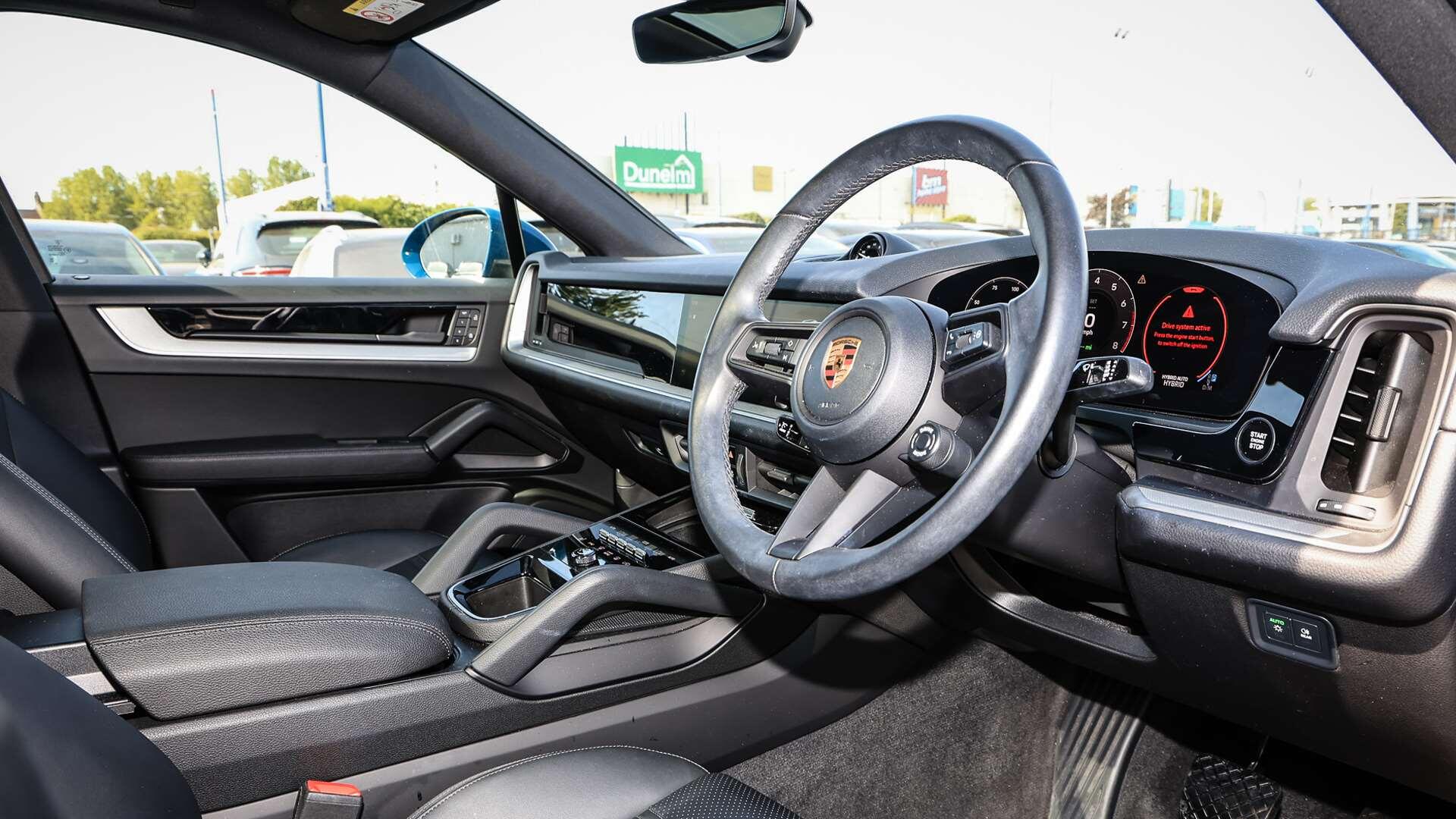 Porsche Cayenne view 11