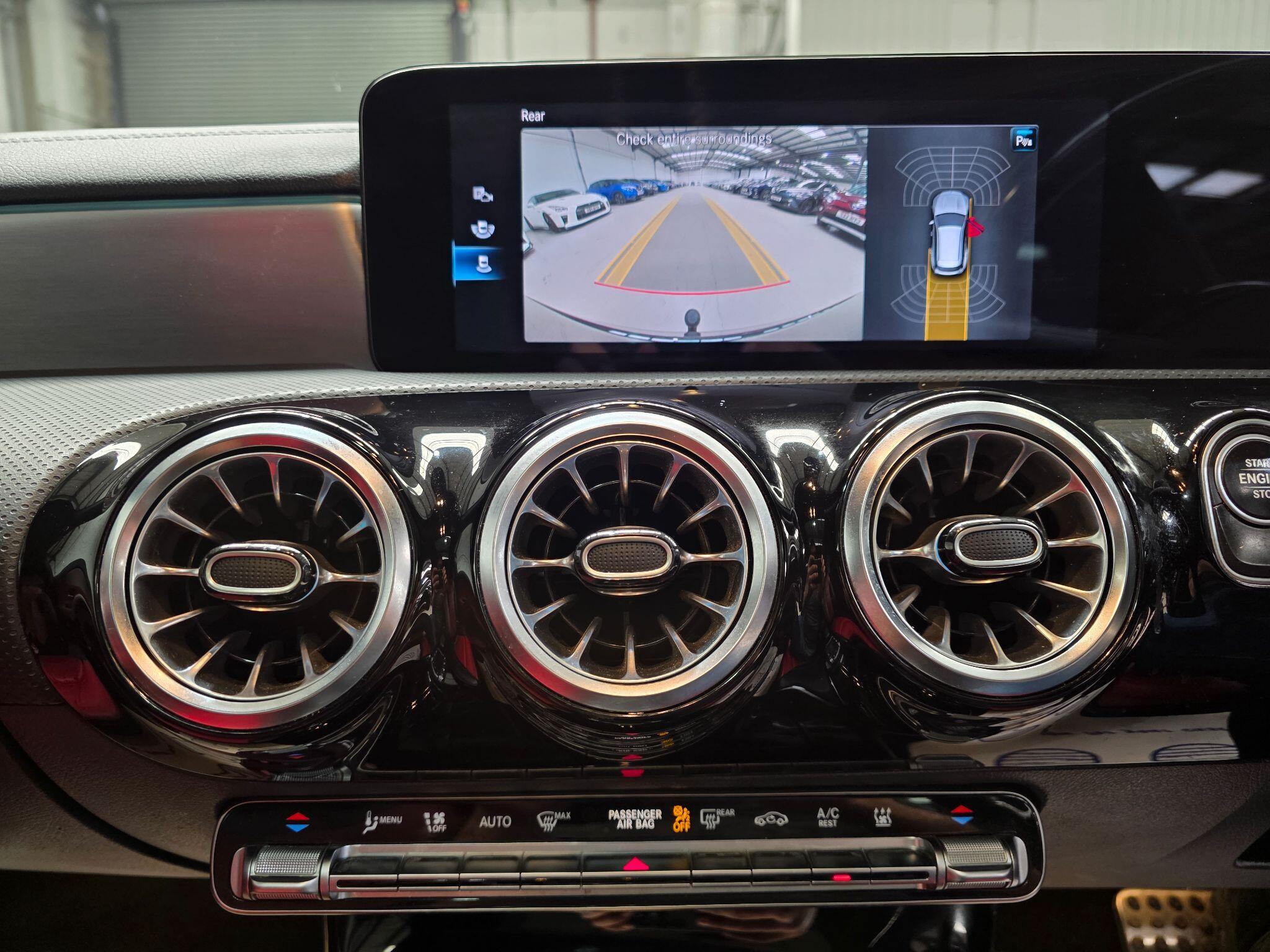 Mercedes-Benz Cla view 10