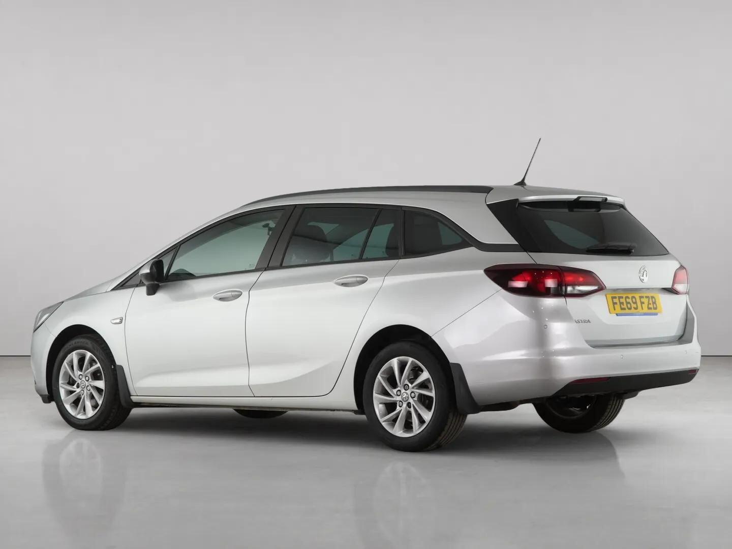 Vauxhall Astra view 6