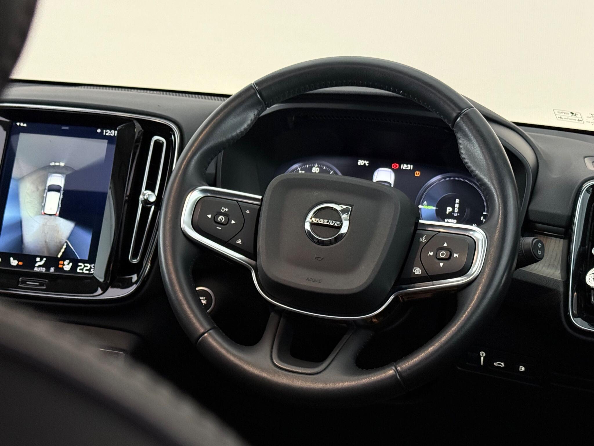 Volvo XC40 view 14