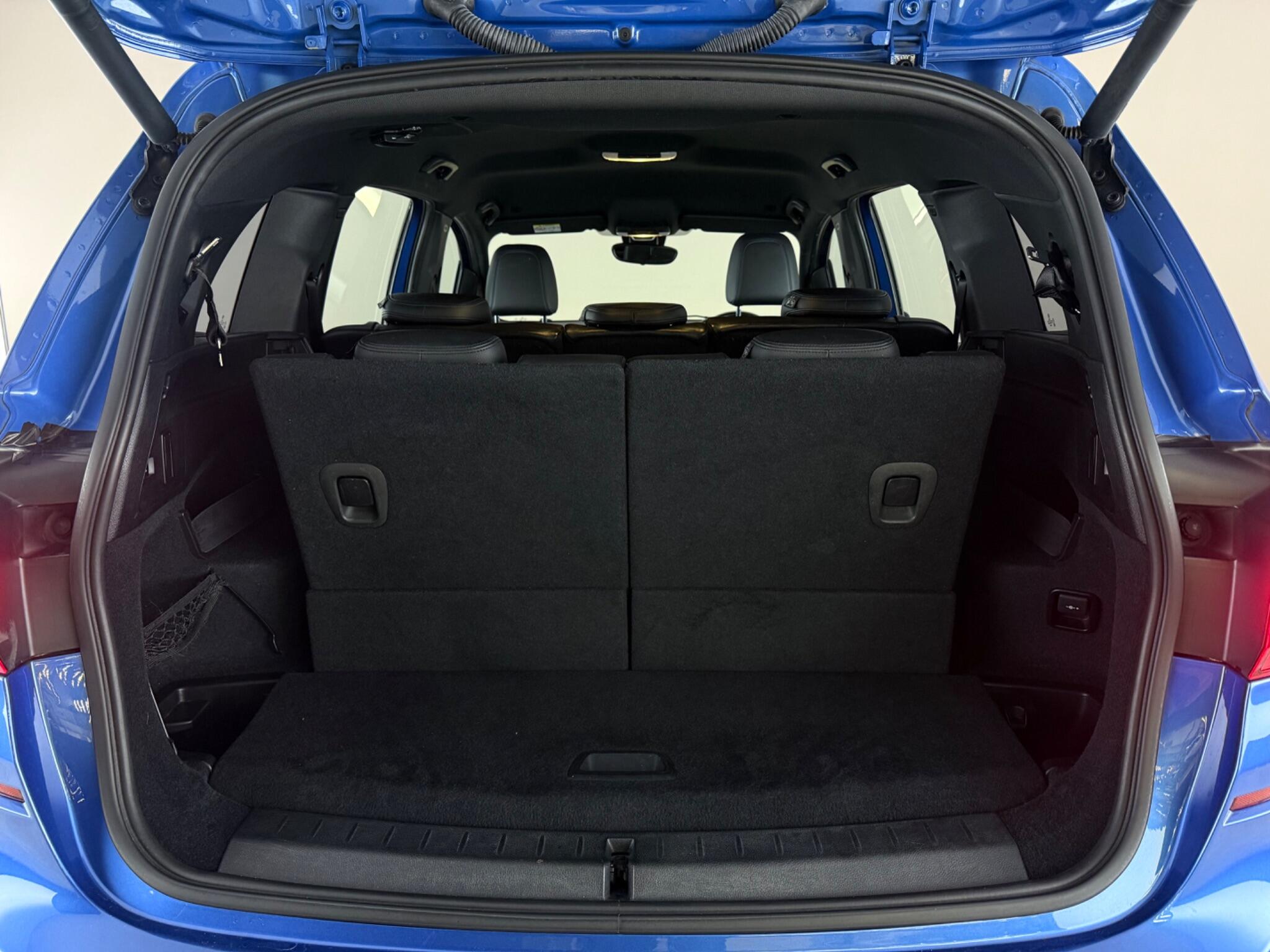 BMW 2 Series view 9