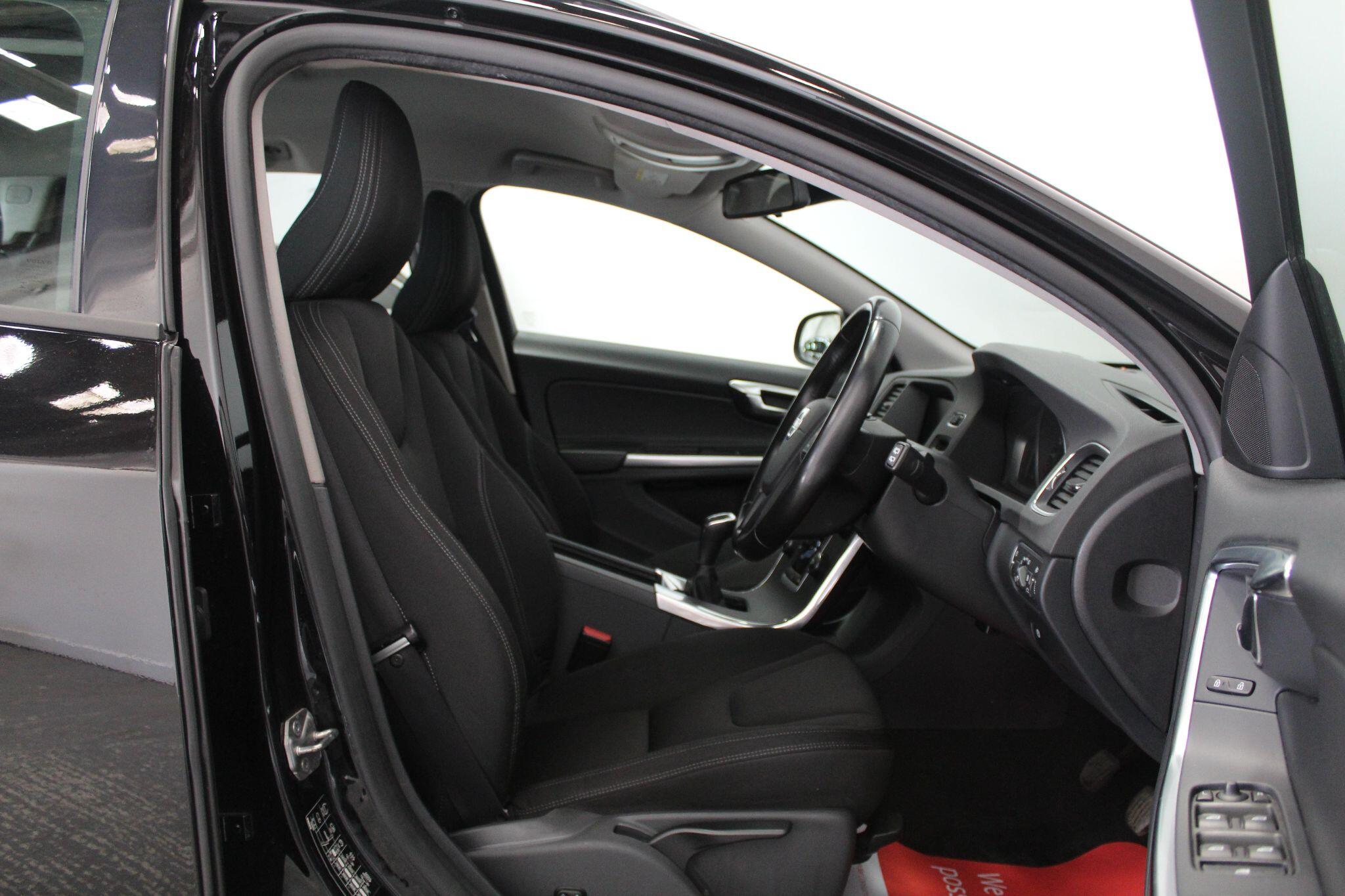 Volvo V60 view 29