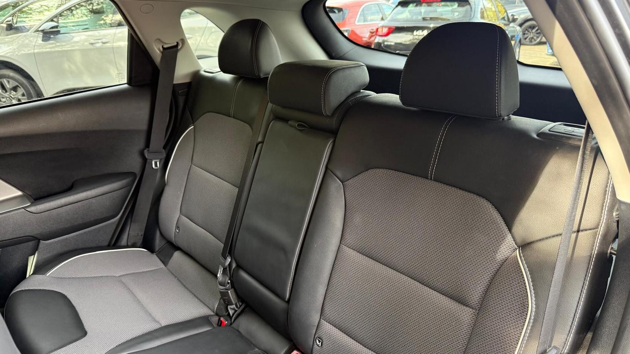 Kia Niro view 29
