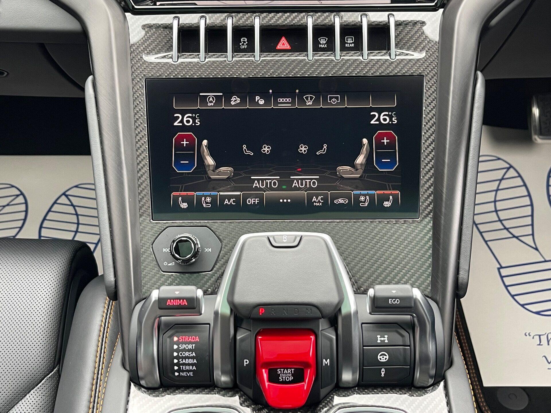 Lamborghini Urus view 56