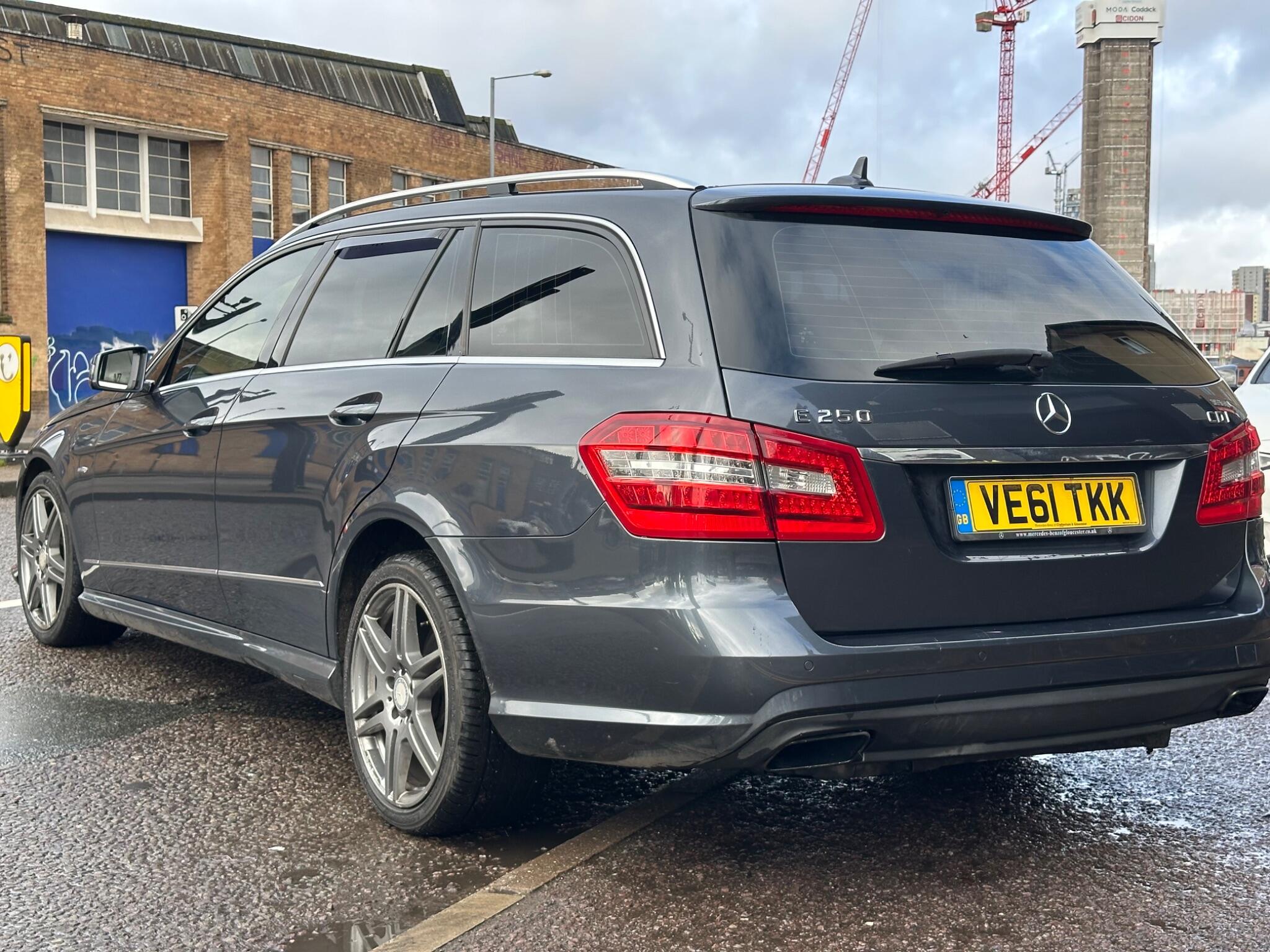 Mercedes-Benz E-Class view 38