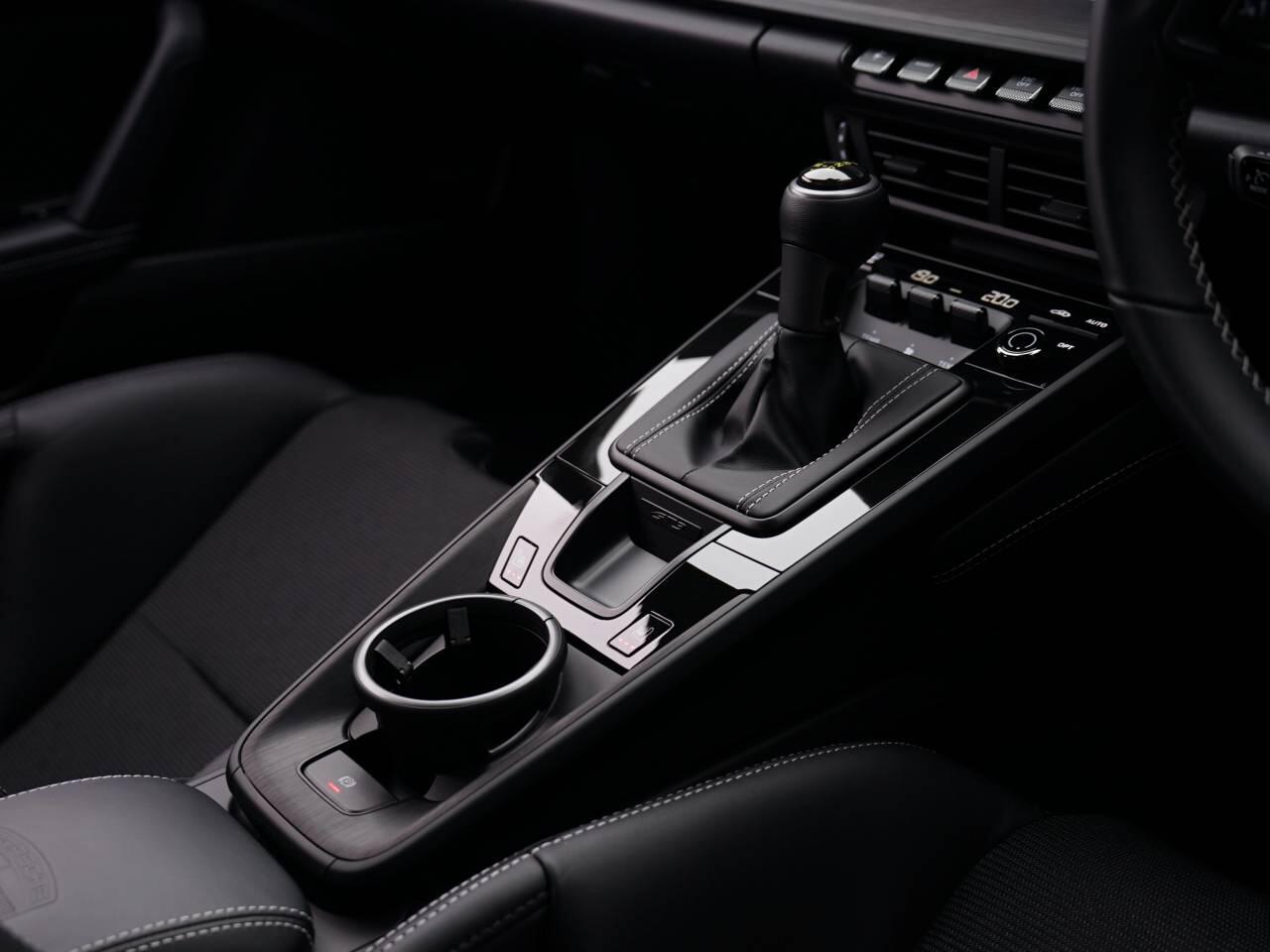 Porsche 911 view 38
