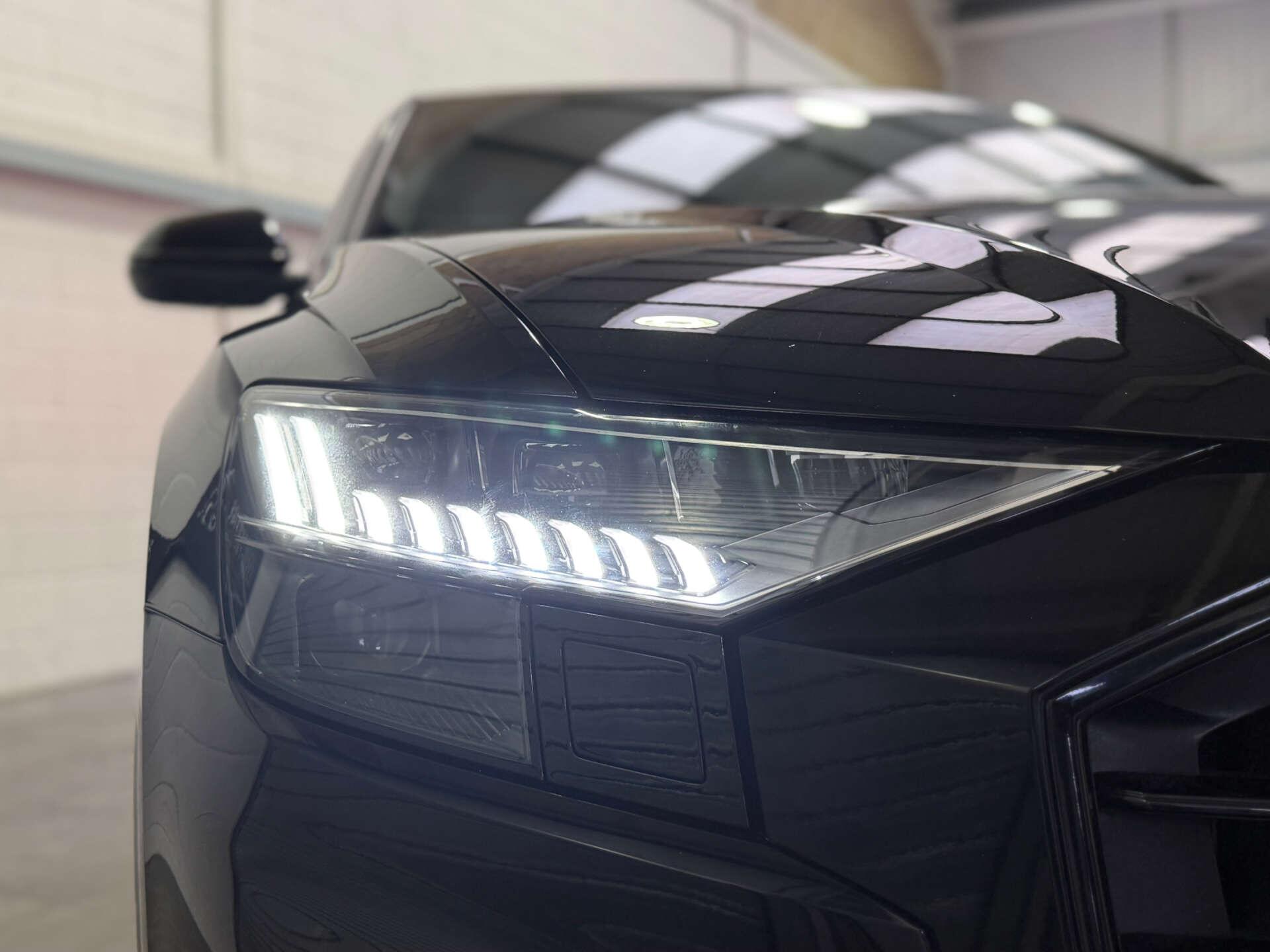 Audi Q8 view 11