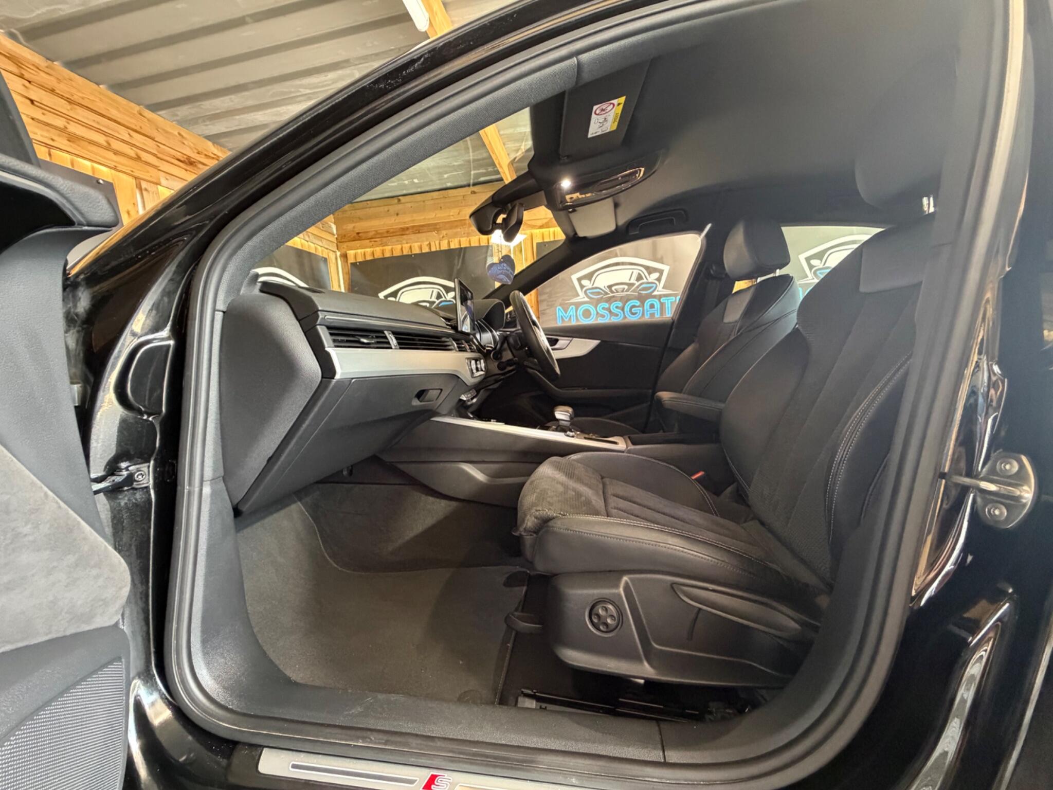 Audi A4 view 22