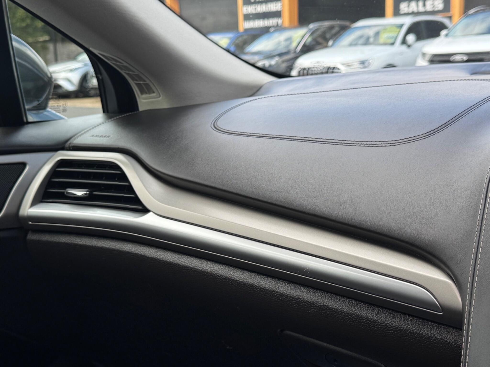 Ford Mondeo view 39