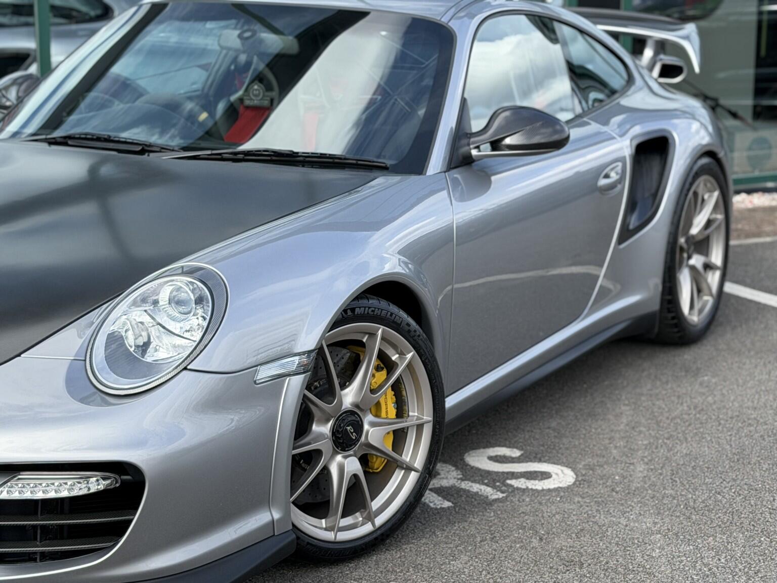 Porsche 911 view 27