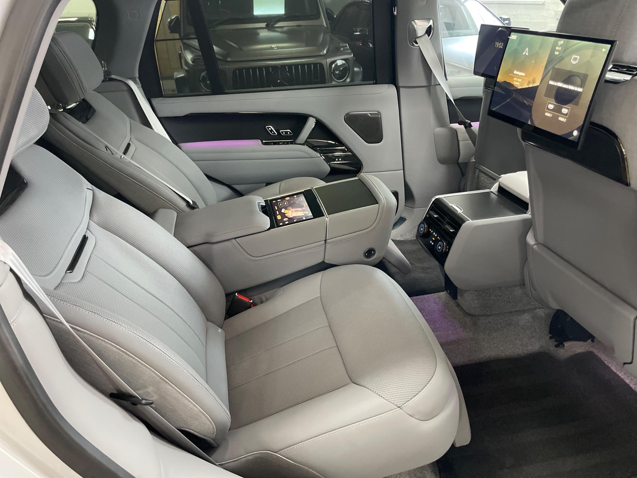 Land Rover Range Rover view 23